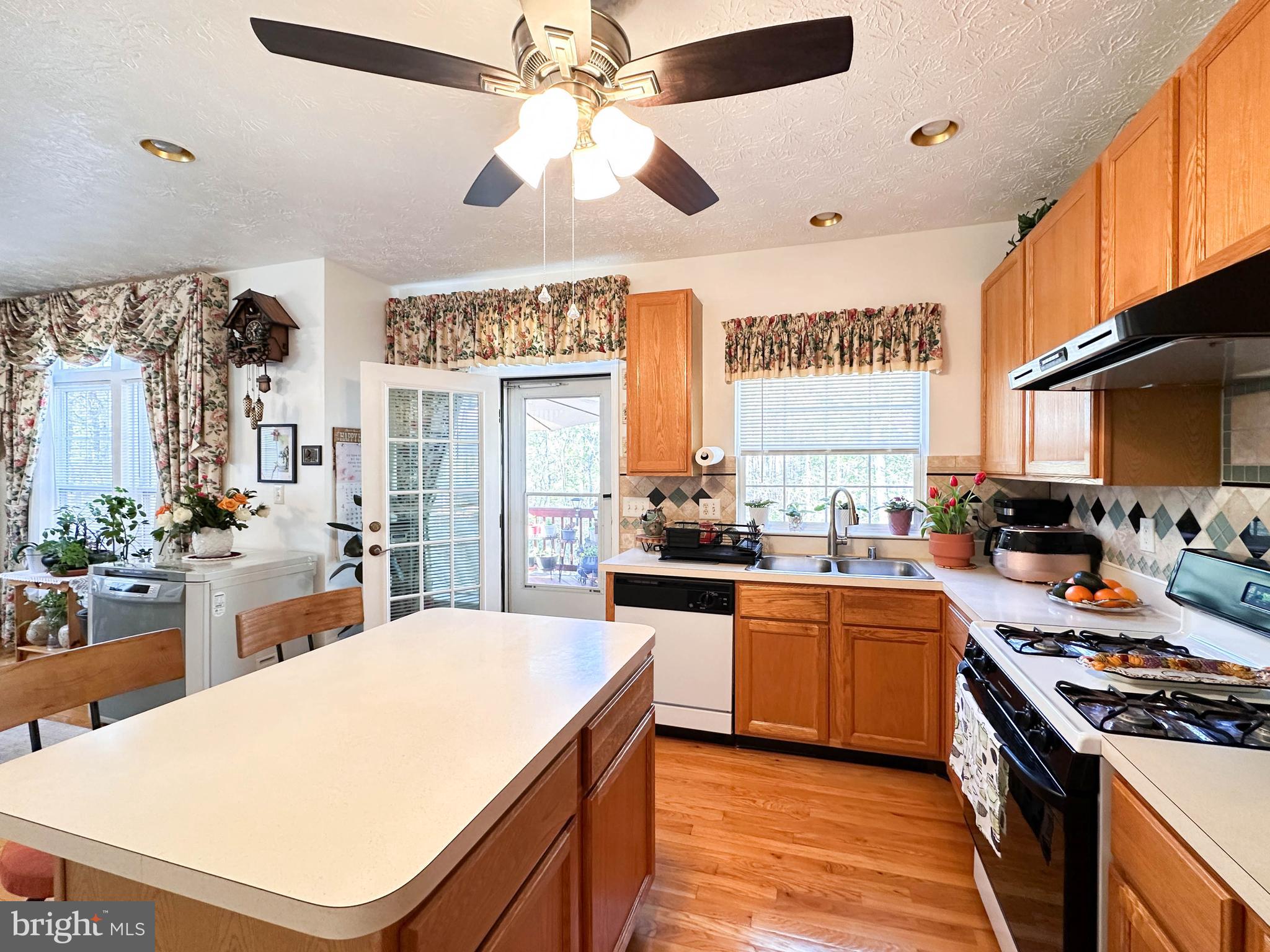 RUSSETT - Residential