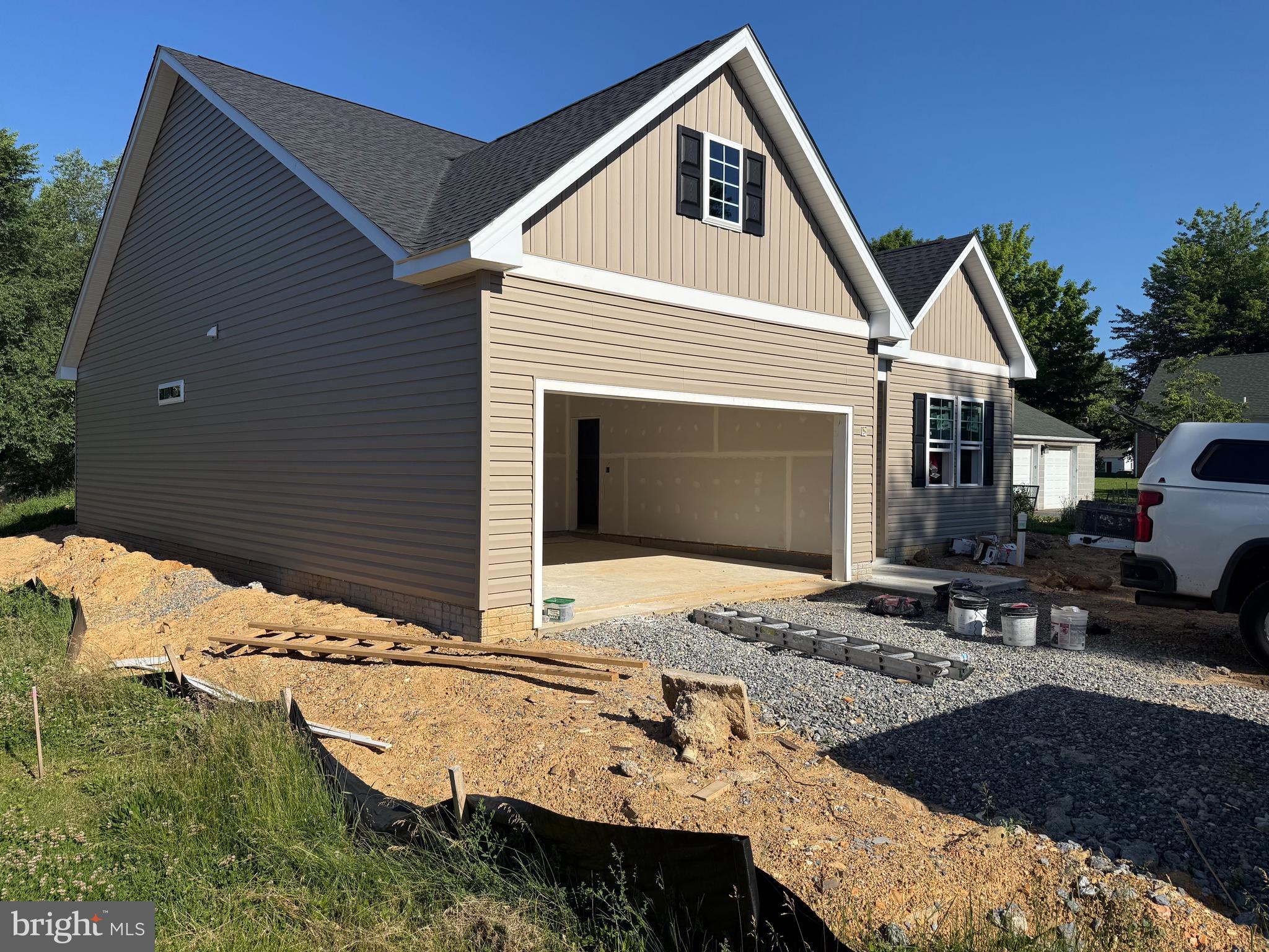 HALFWAY - Residential