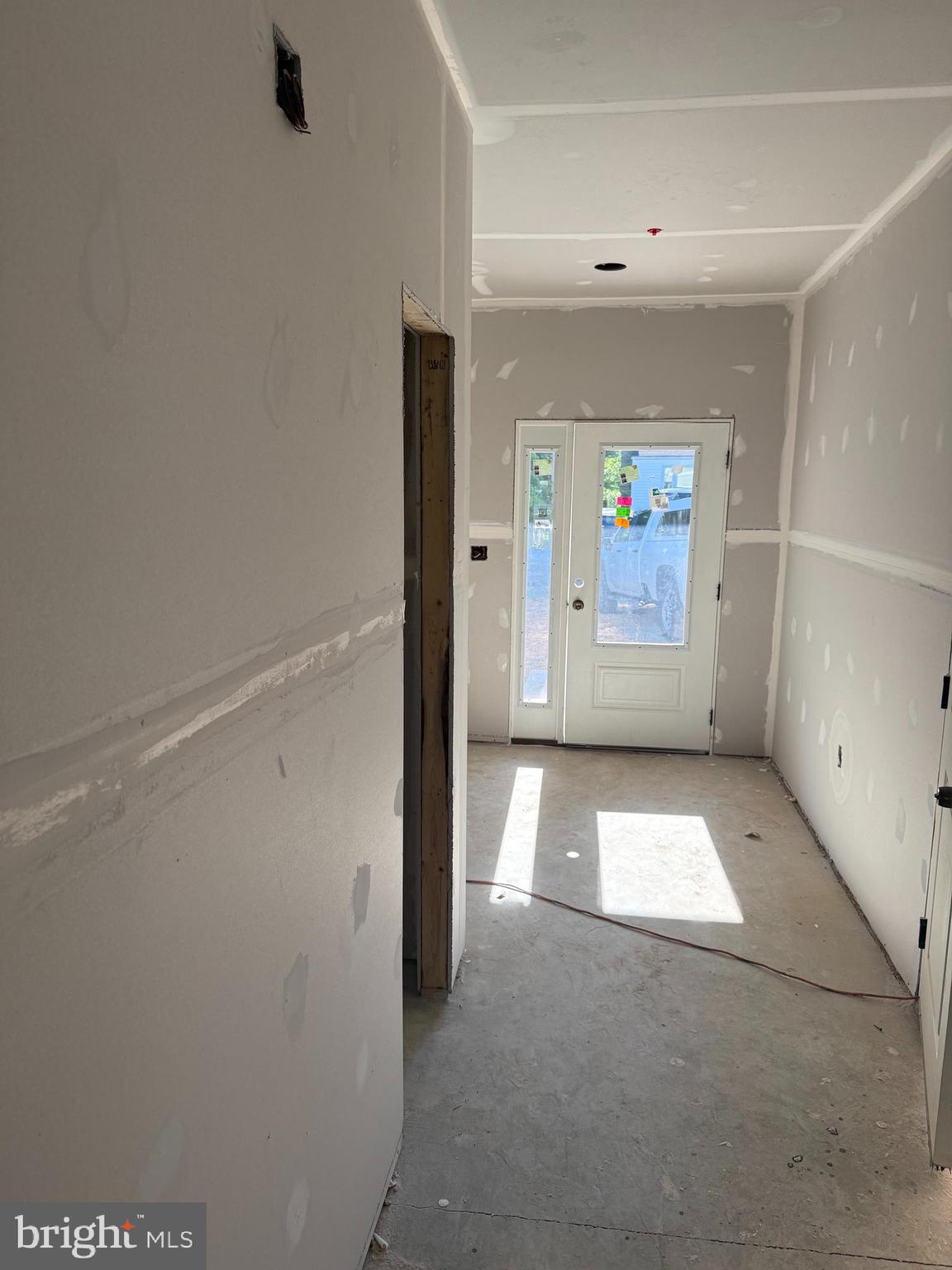 HALFWAY - Residential