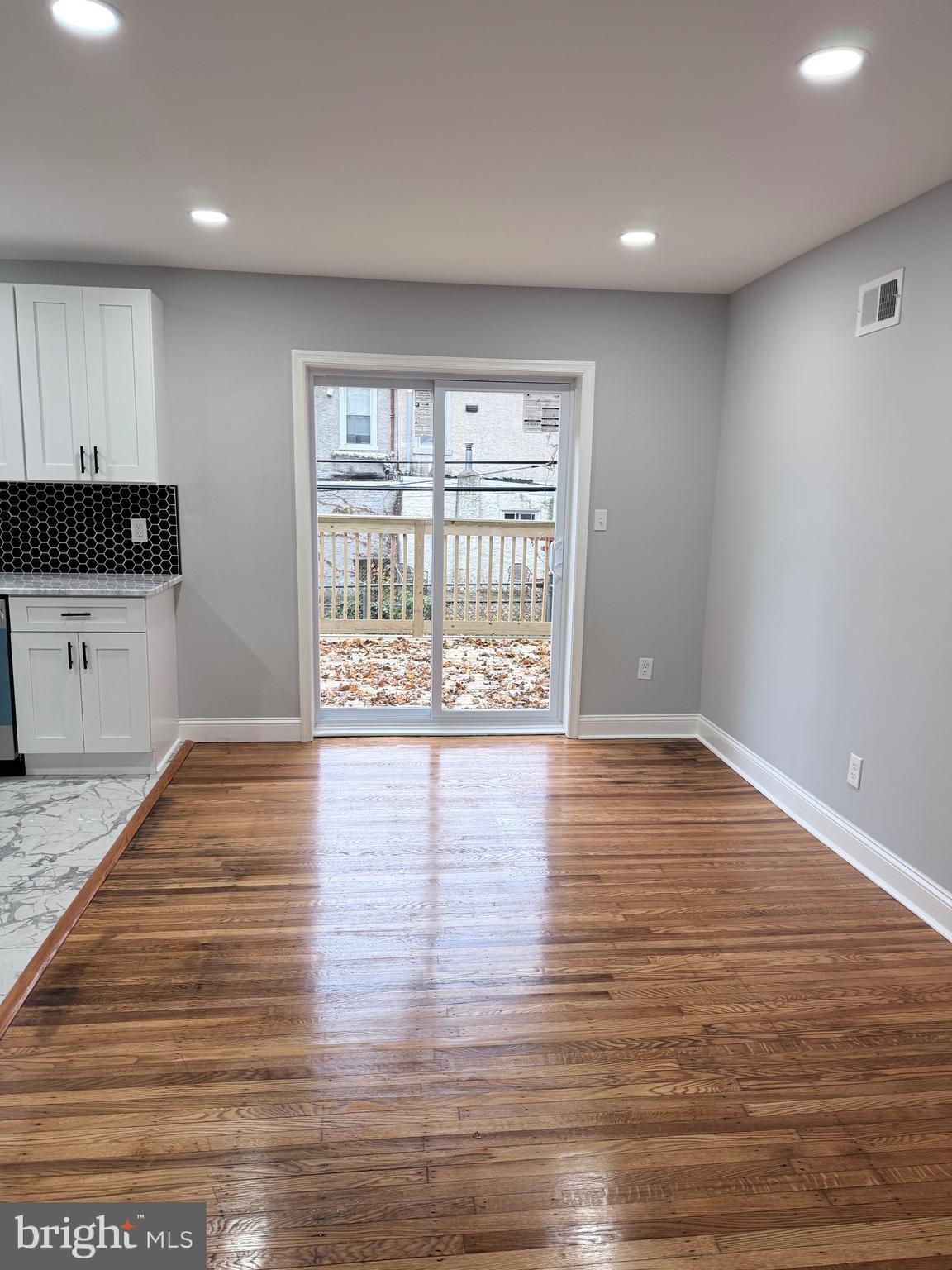 GERMANTOWN (EAST) - Residential