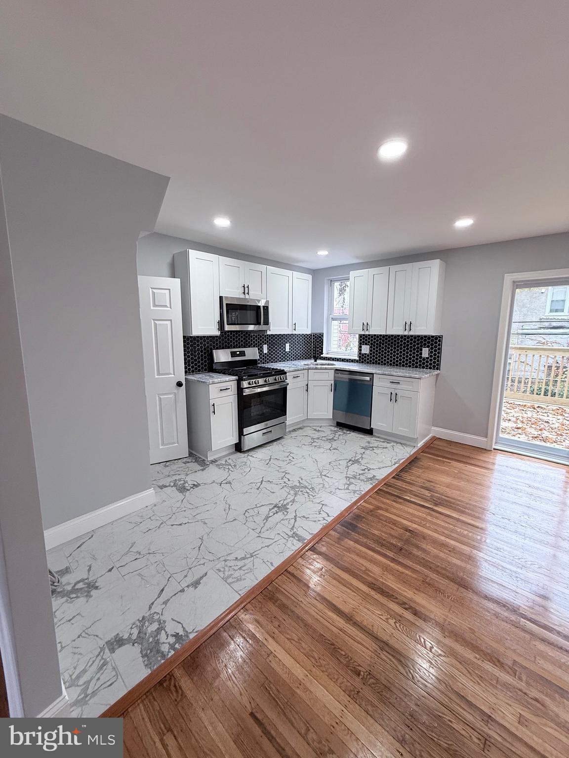 GERMANTOWN (EAST) - Residential