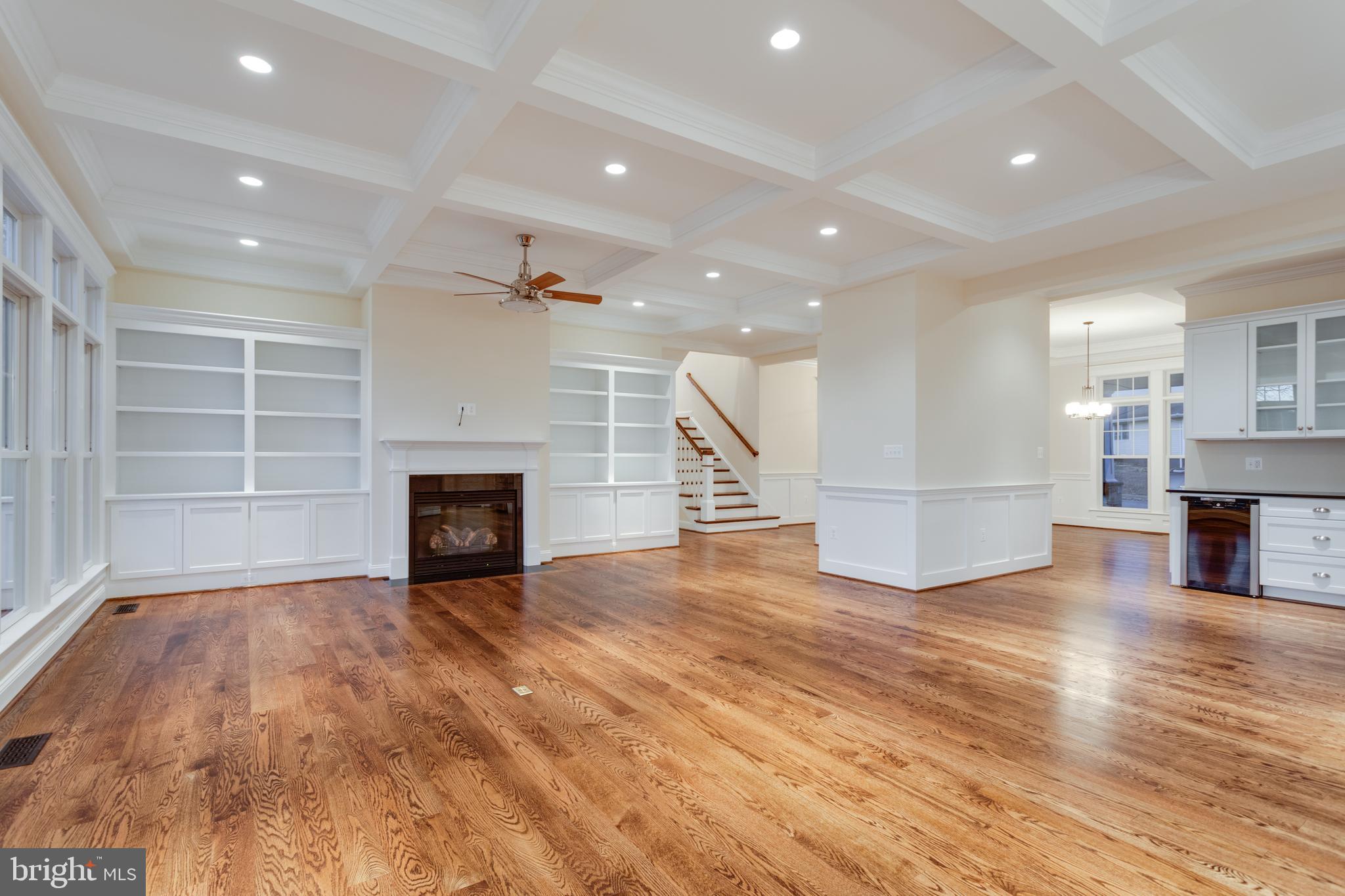 VIENNA WOODS - Residential