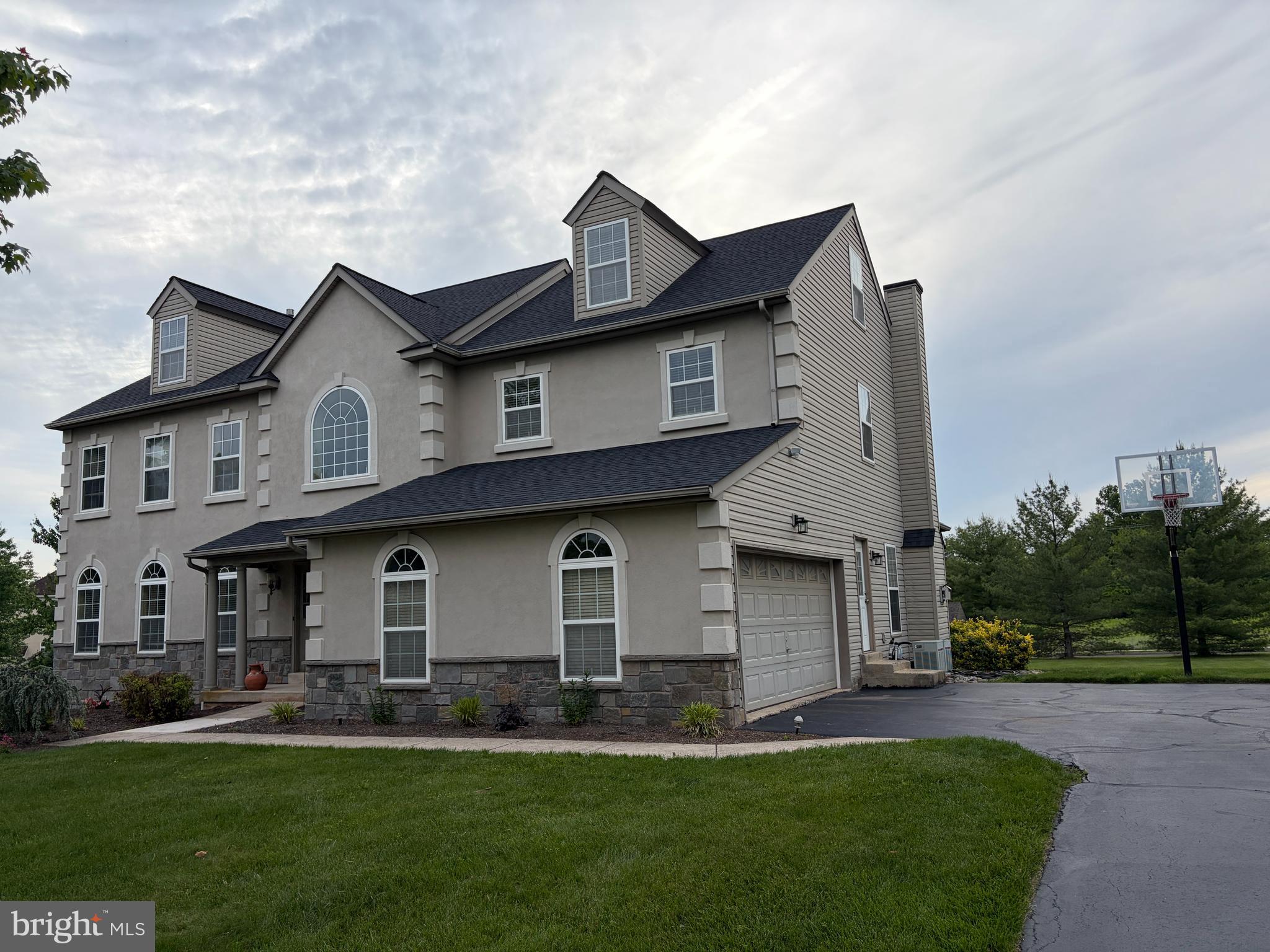 LOCHWOOD ESTATES - Residential