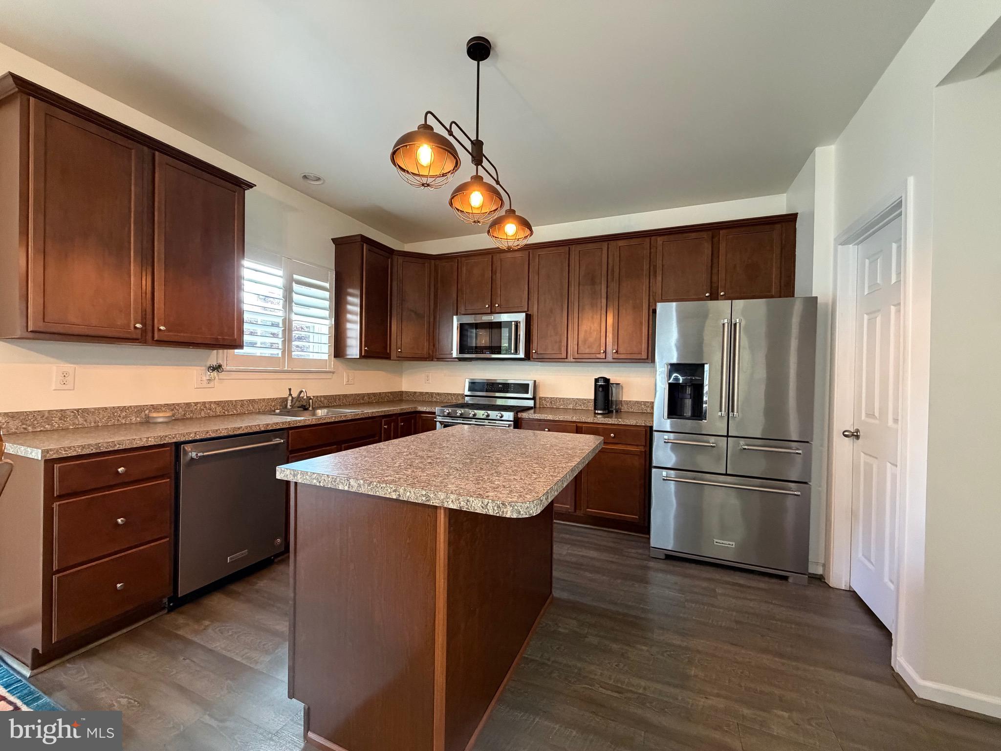 CROSSLAND AT CANAL - Residential