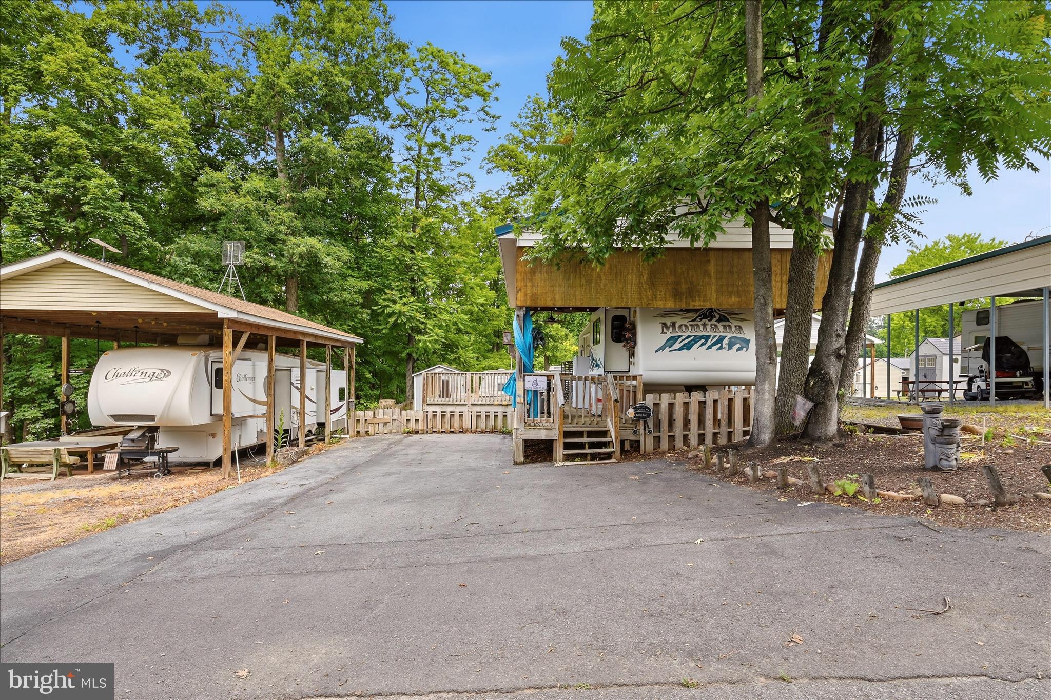 JELLYSTONE PARK - Land