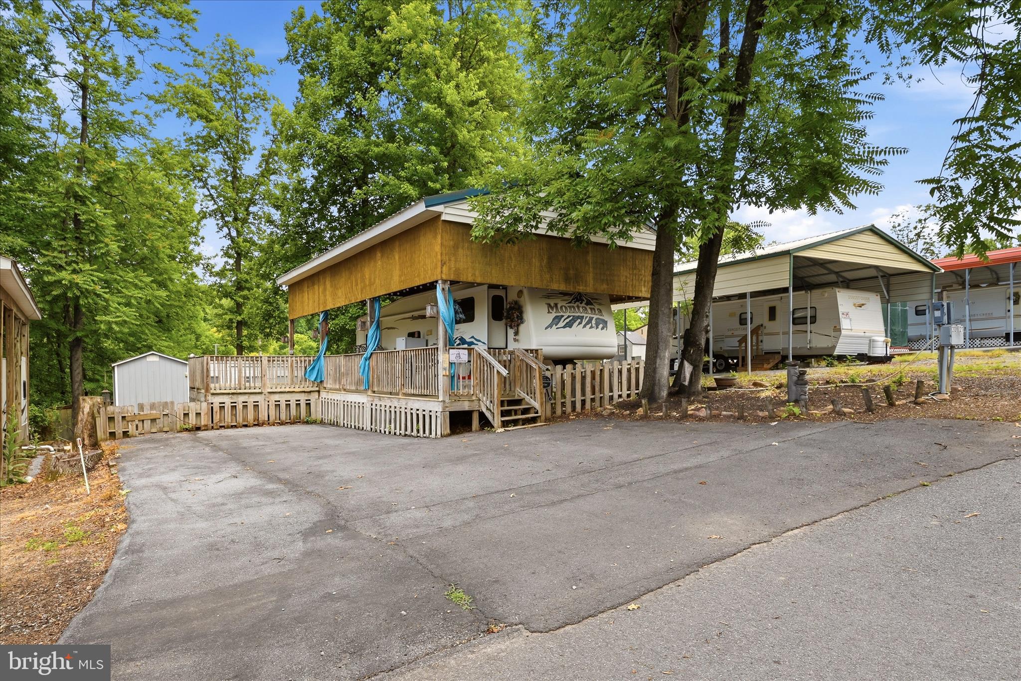 JELLYSTONE PARK - Land