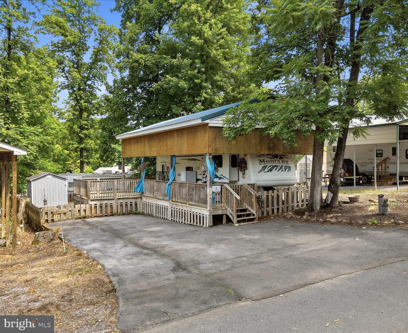 JELLYSTONE PARK - Land