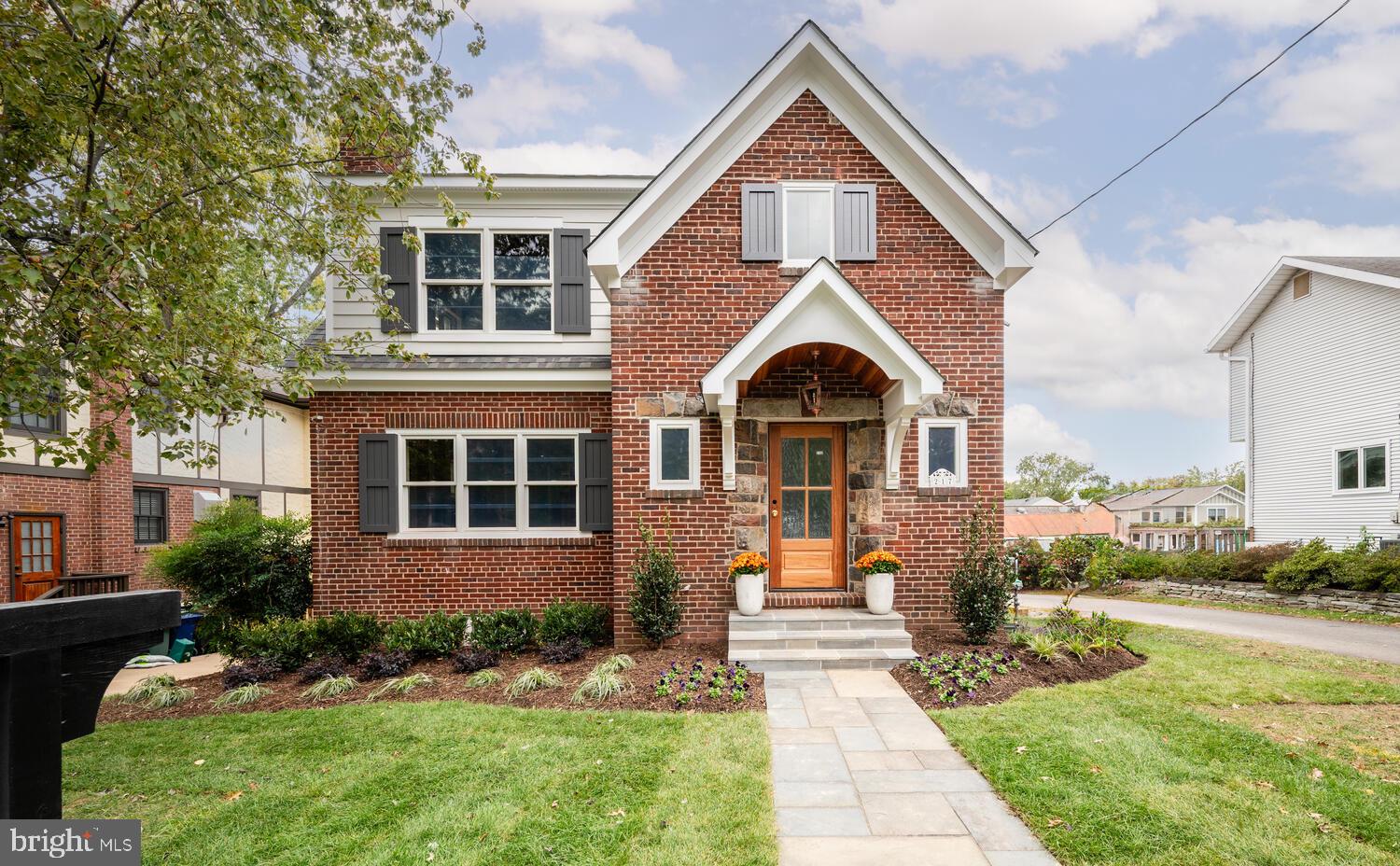 COTTAGE PARK - Residential