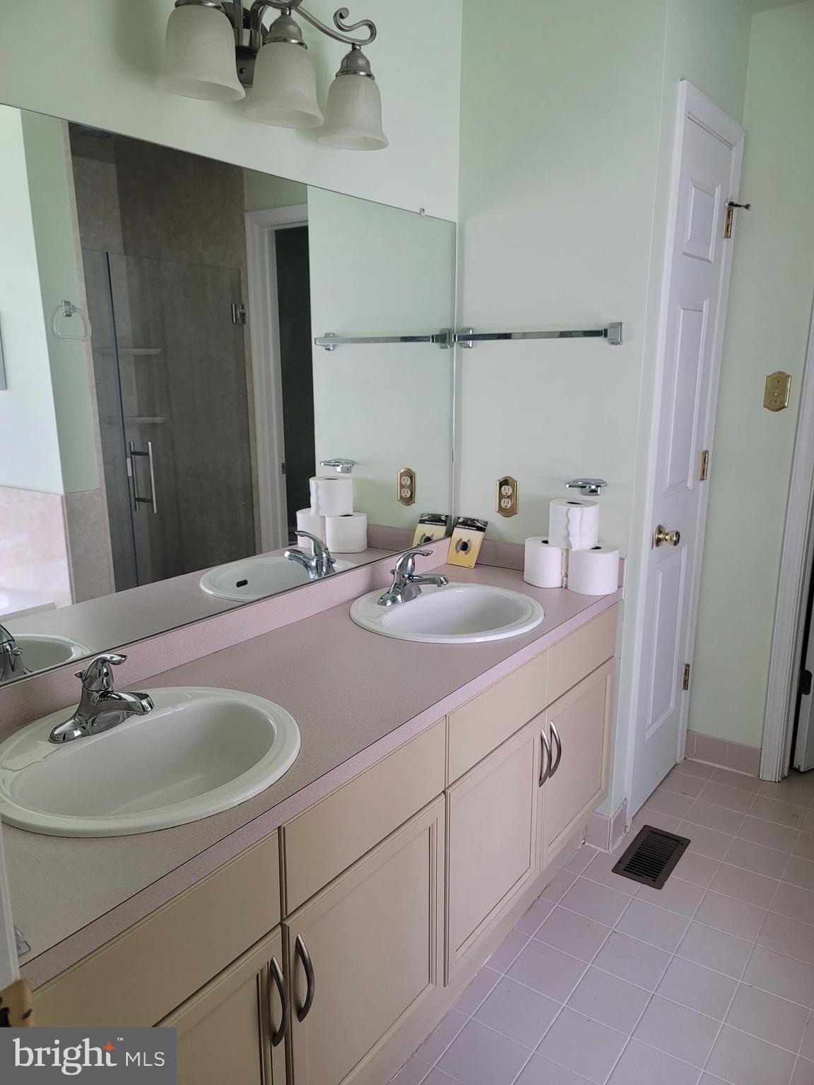 CABIN RUN ESTS - Residential