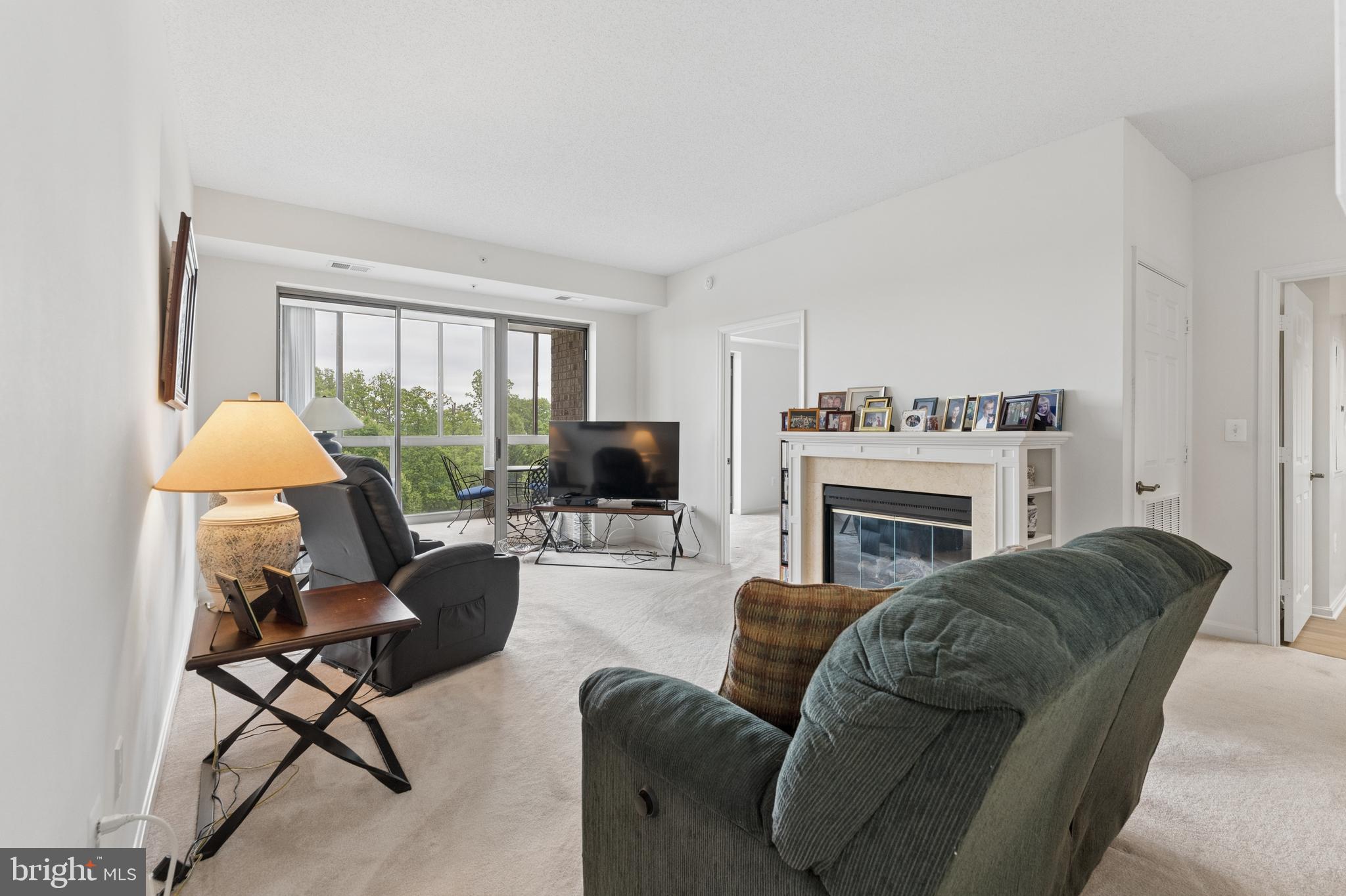 LANSDOWNE WOODS - Residential