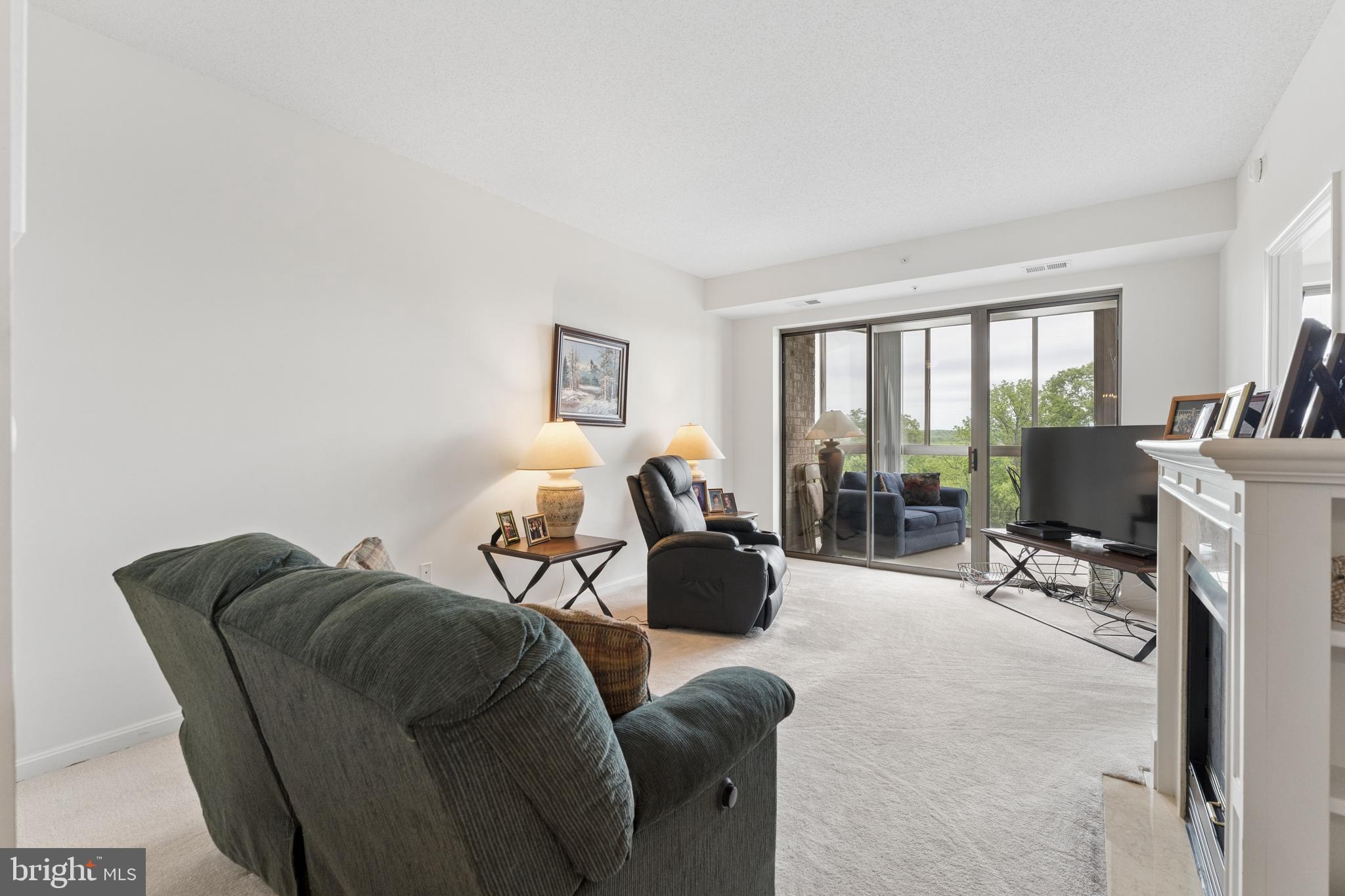 LANSDOWNE WOODS - Residential