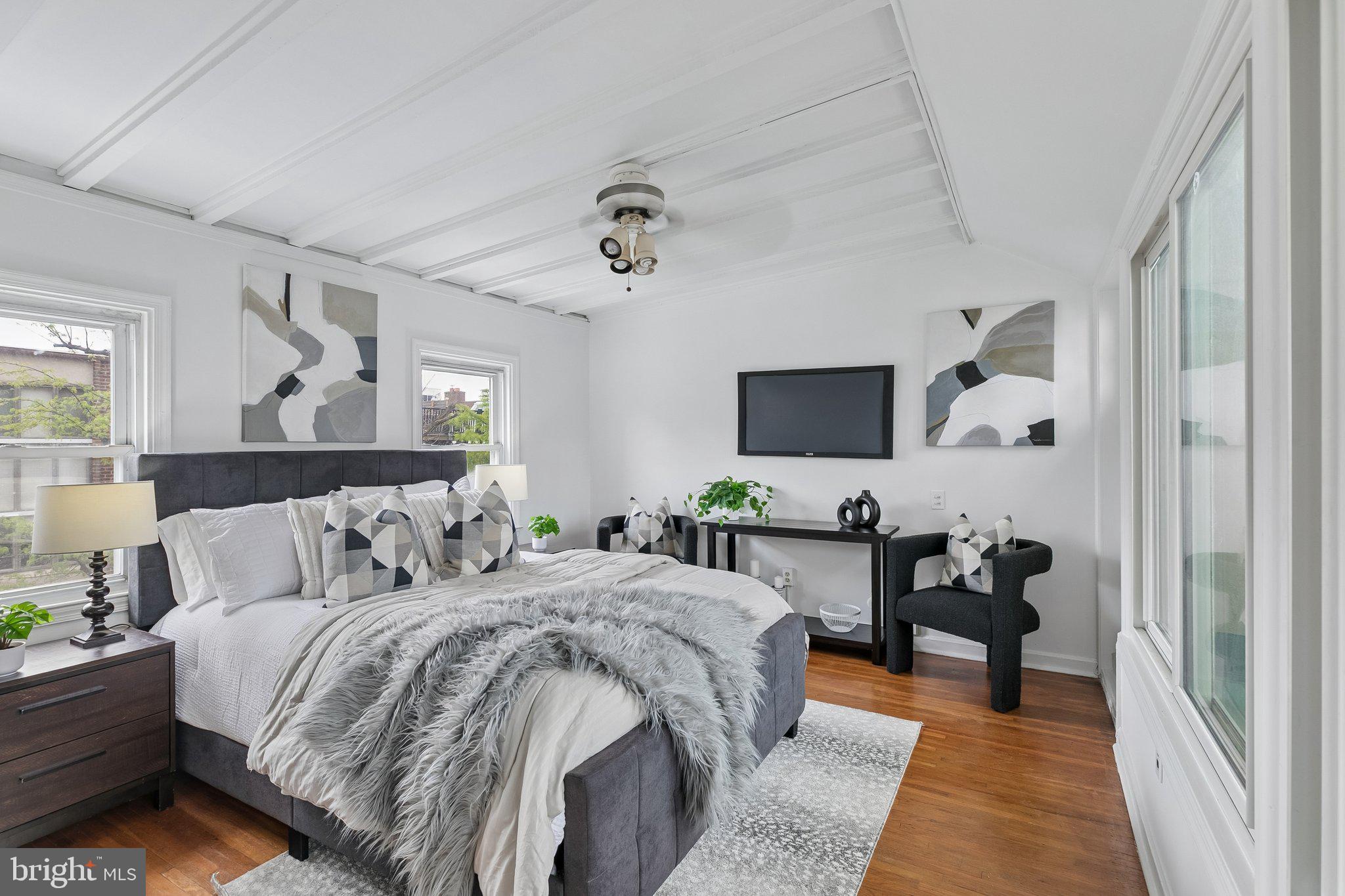 RITTENHOUSE SQUARE - Residential Income