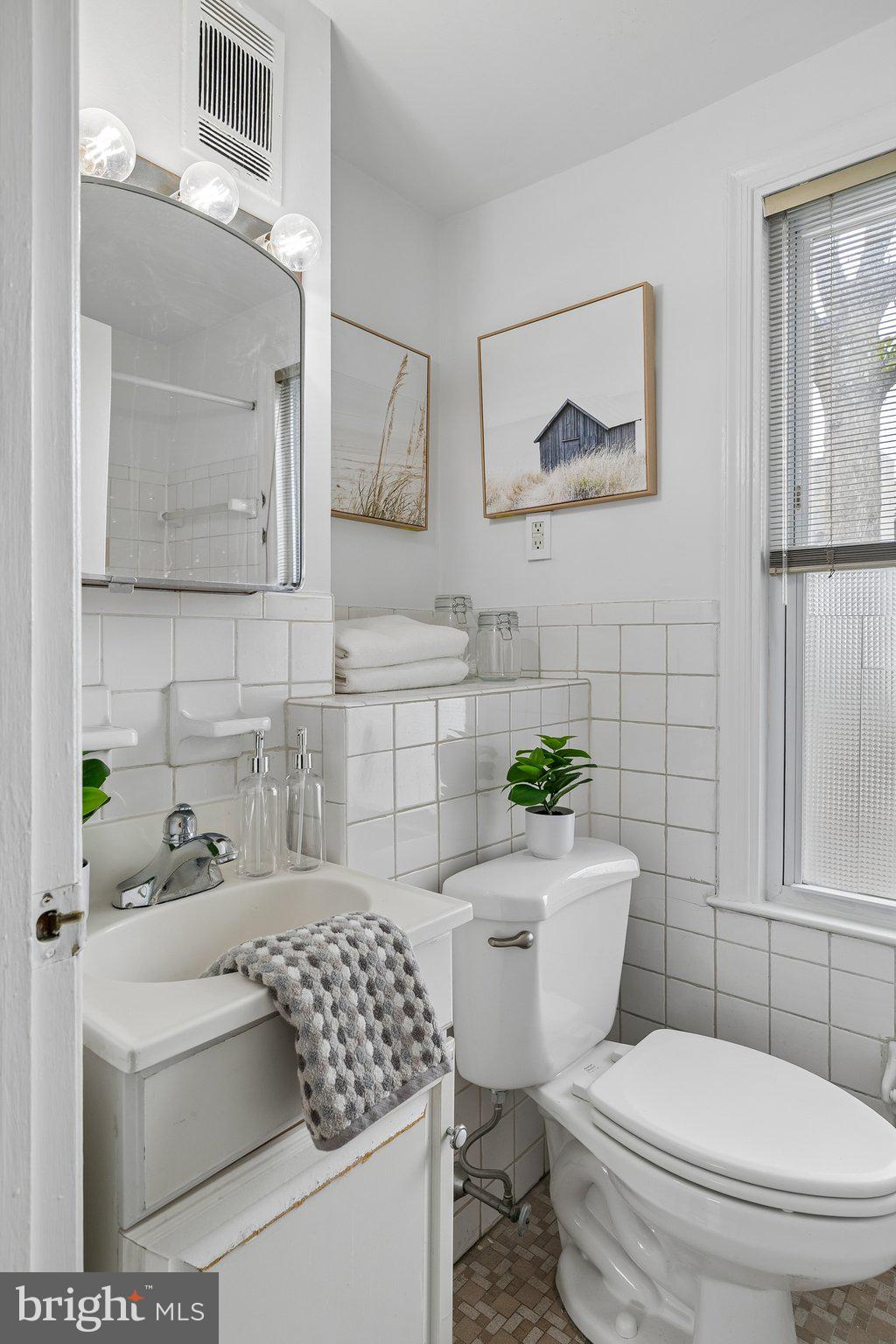 RITTENHOUSE SQUARE - Residential Income