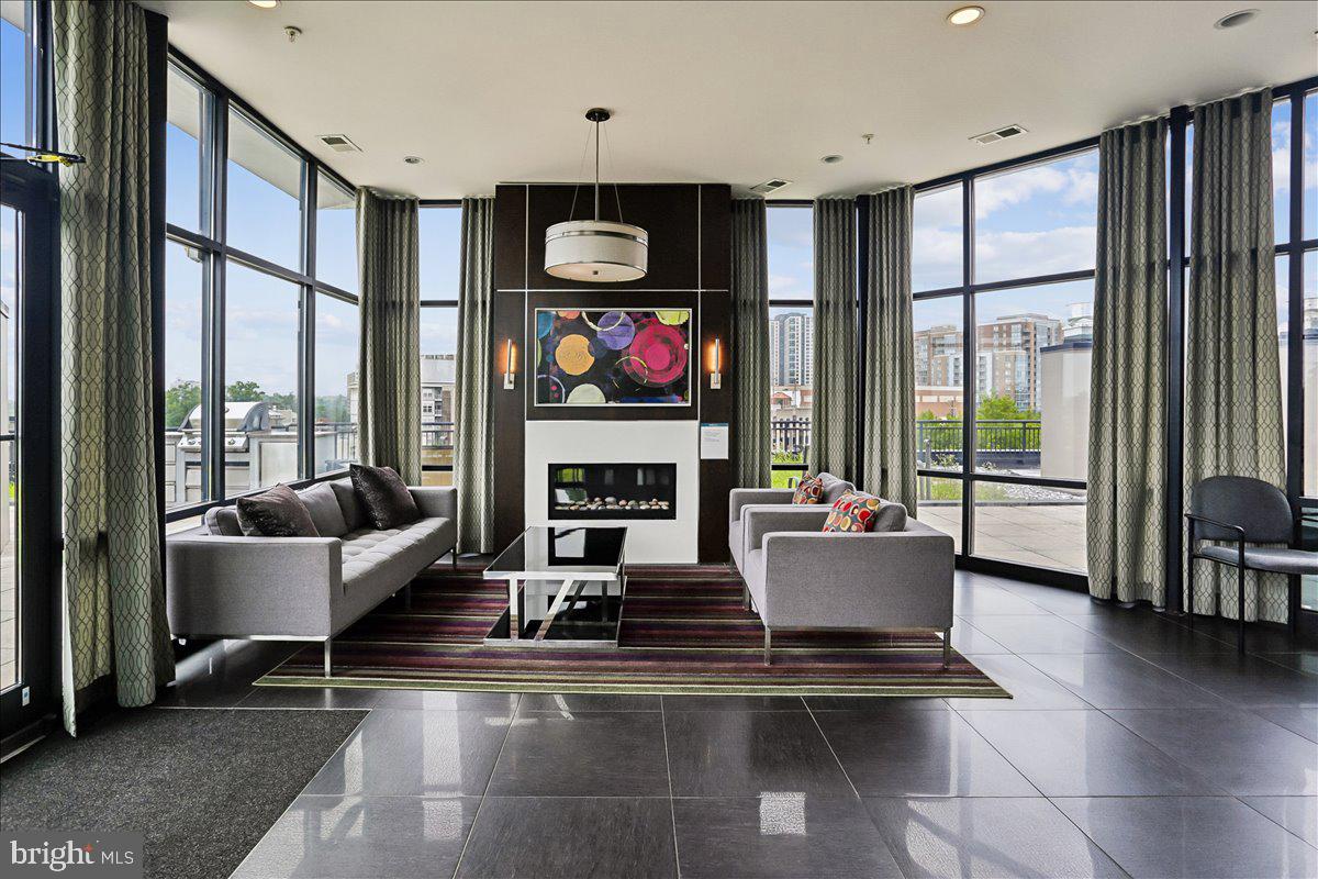 SILVER SPRING - Residential