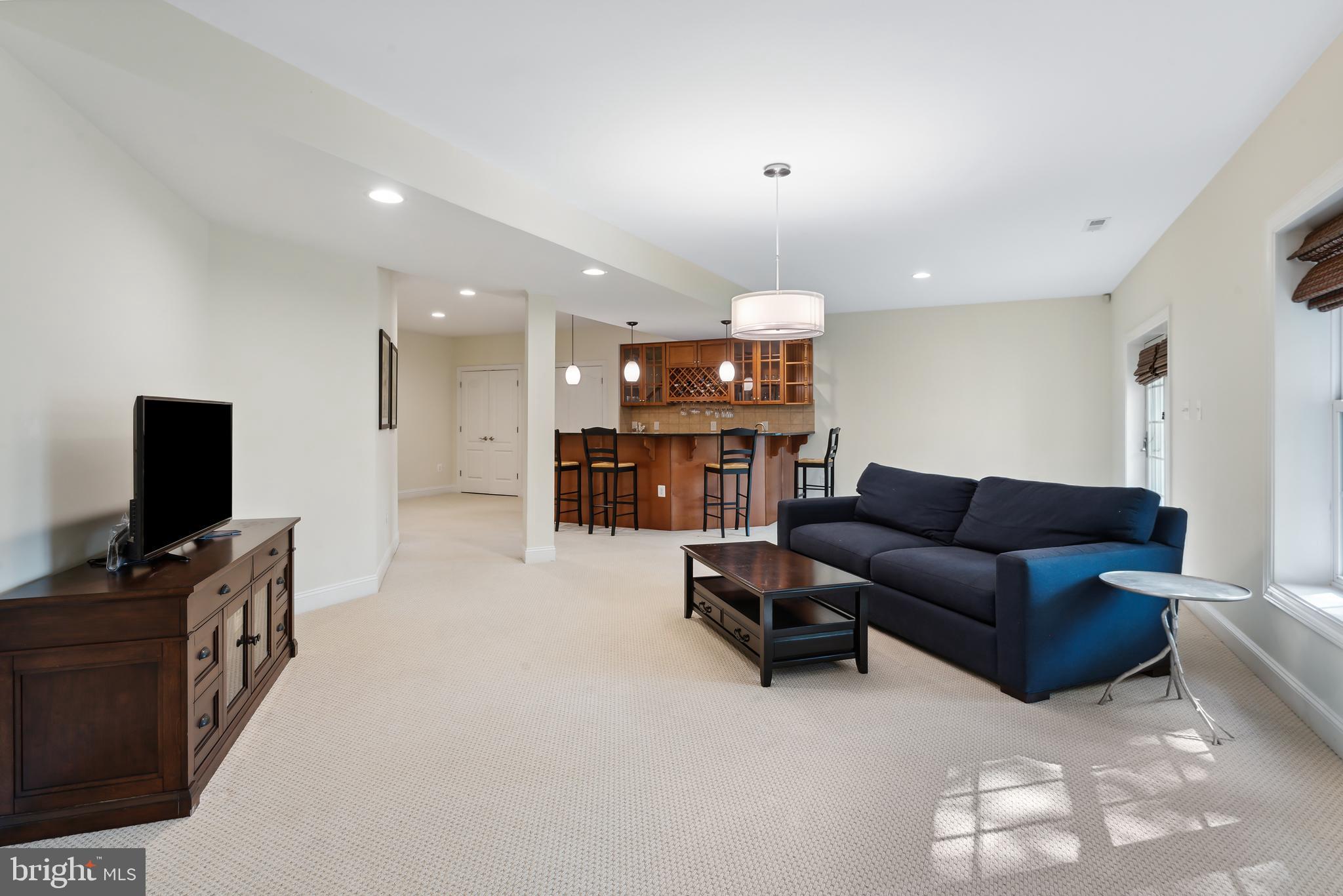DEVON PARK - Residential