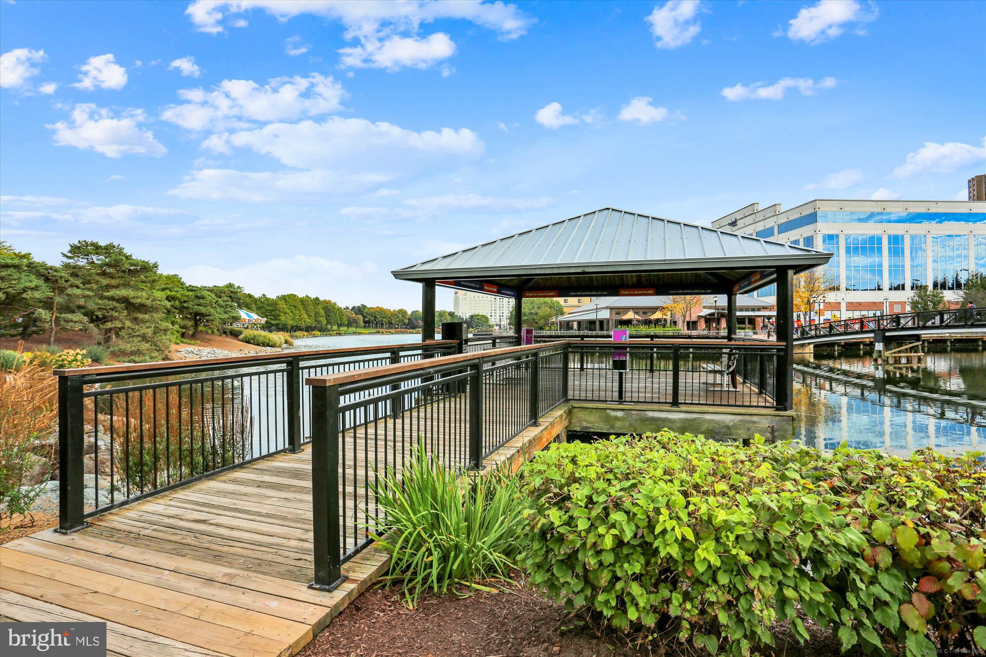 SHADY GROVE VILLAGE - Residential