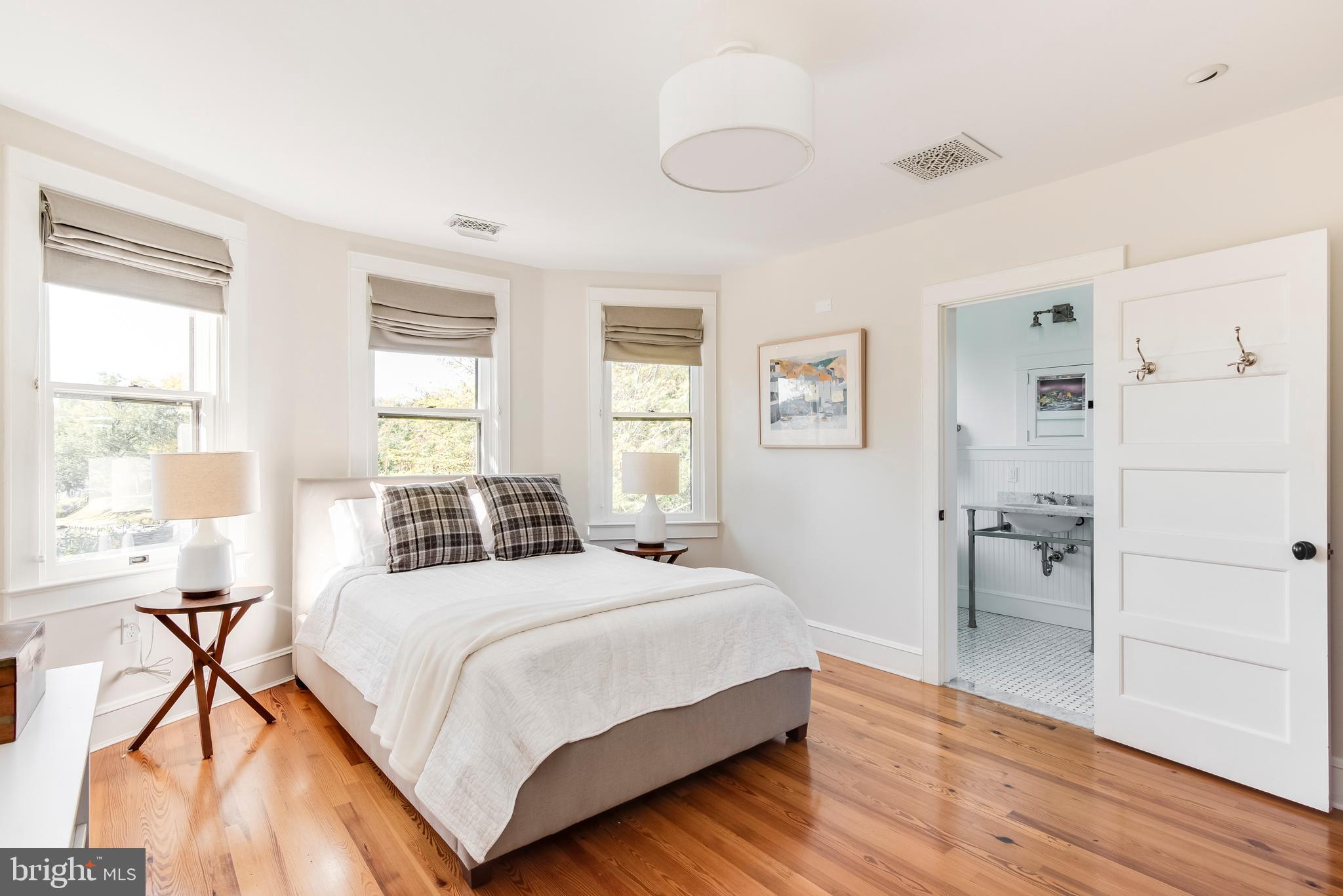 MURRAY HILL - Residential