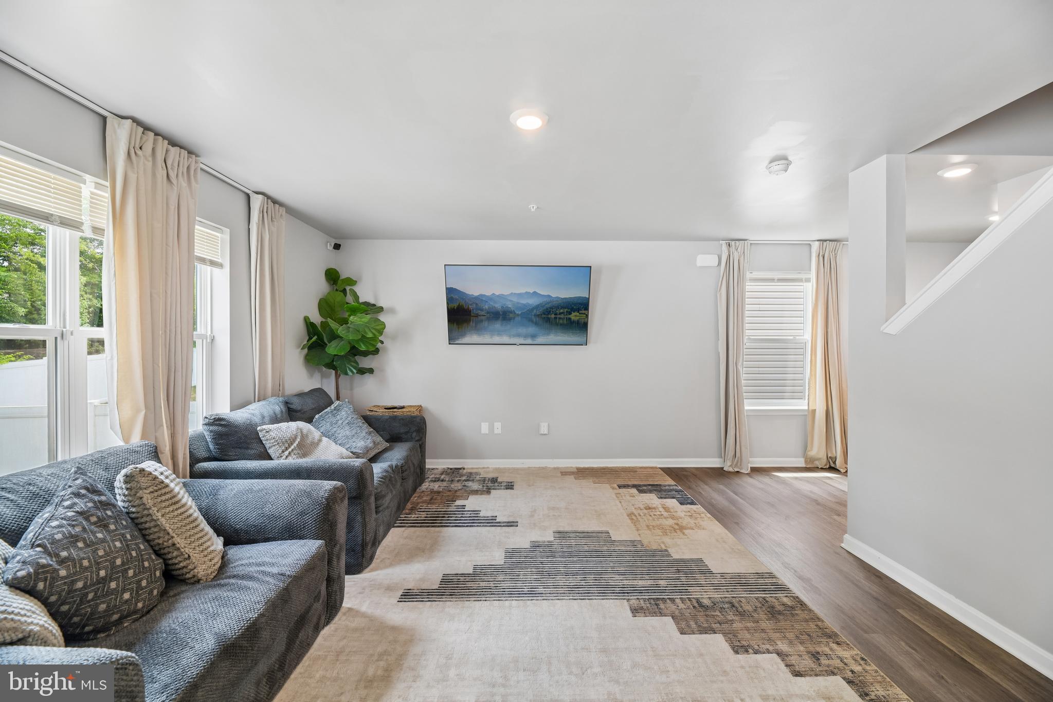 PINE GROVE - Residential