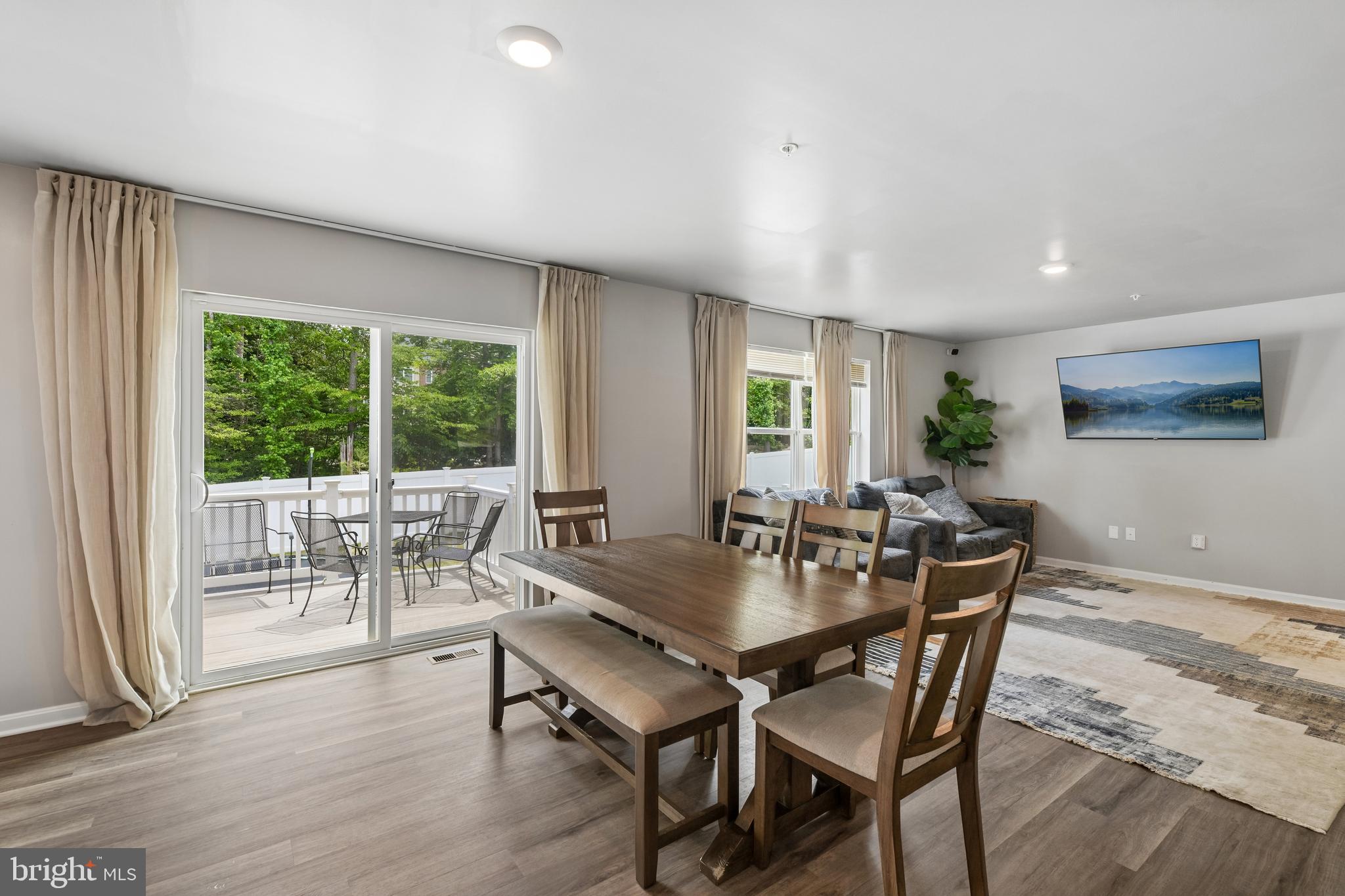 PINE GROVE - Residential
