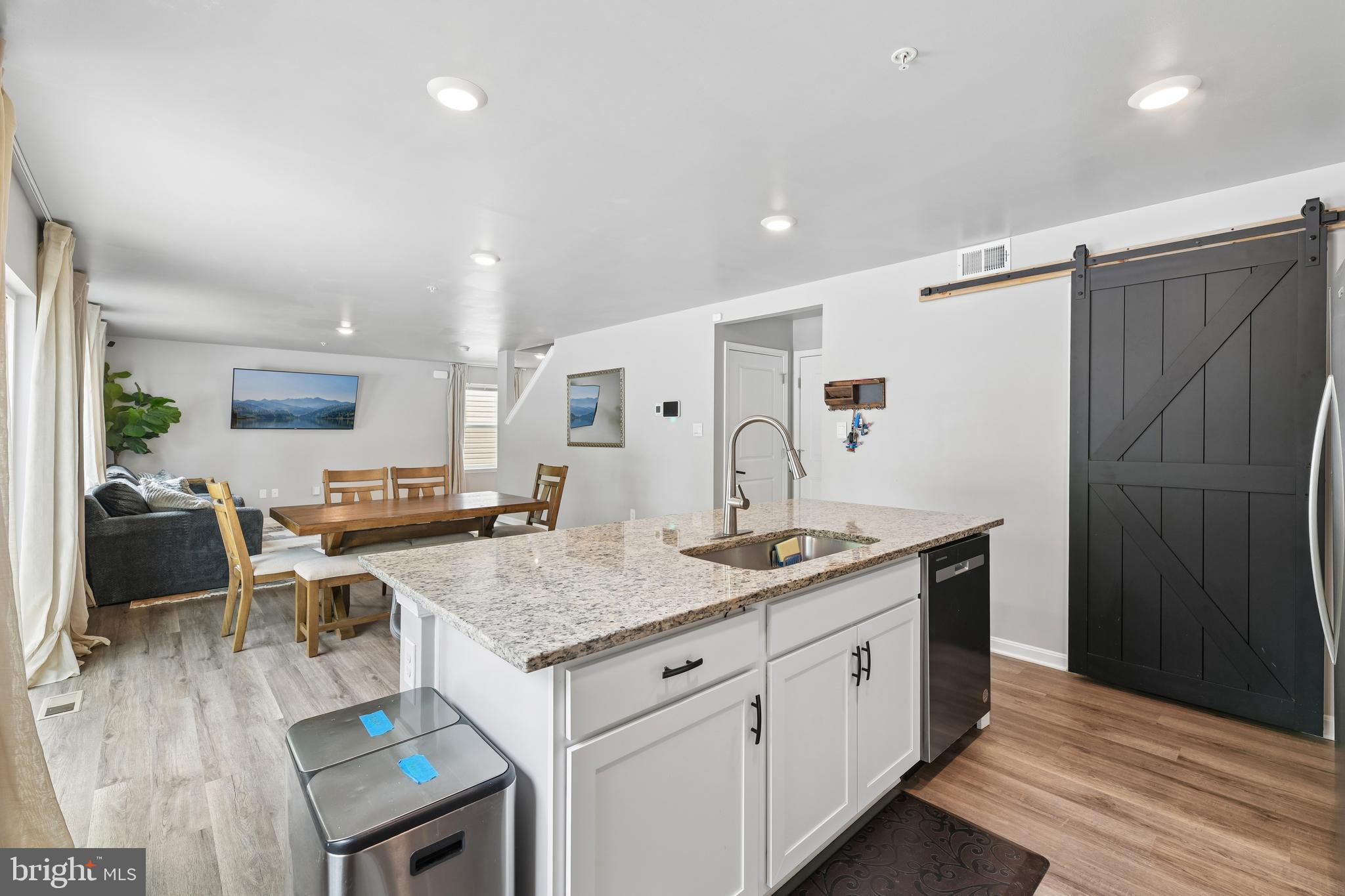 PINE GROVE - Residential