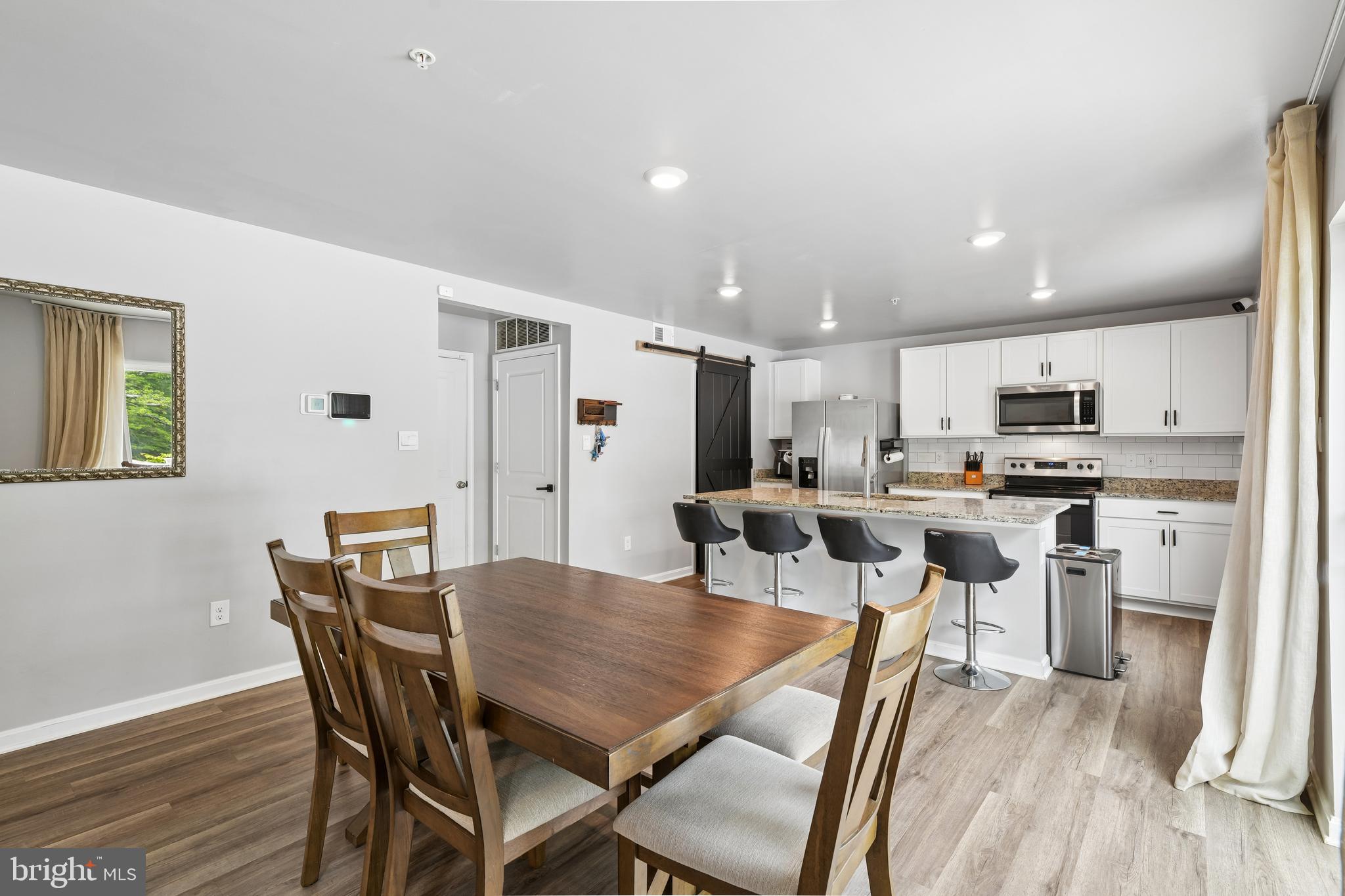 PINE GROVE - Residential