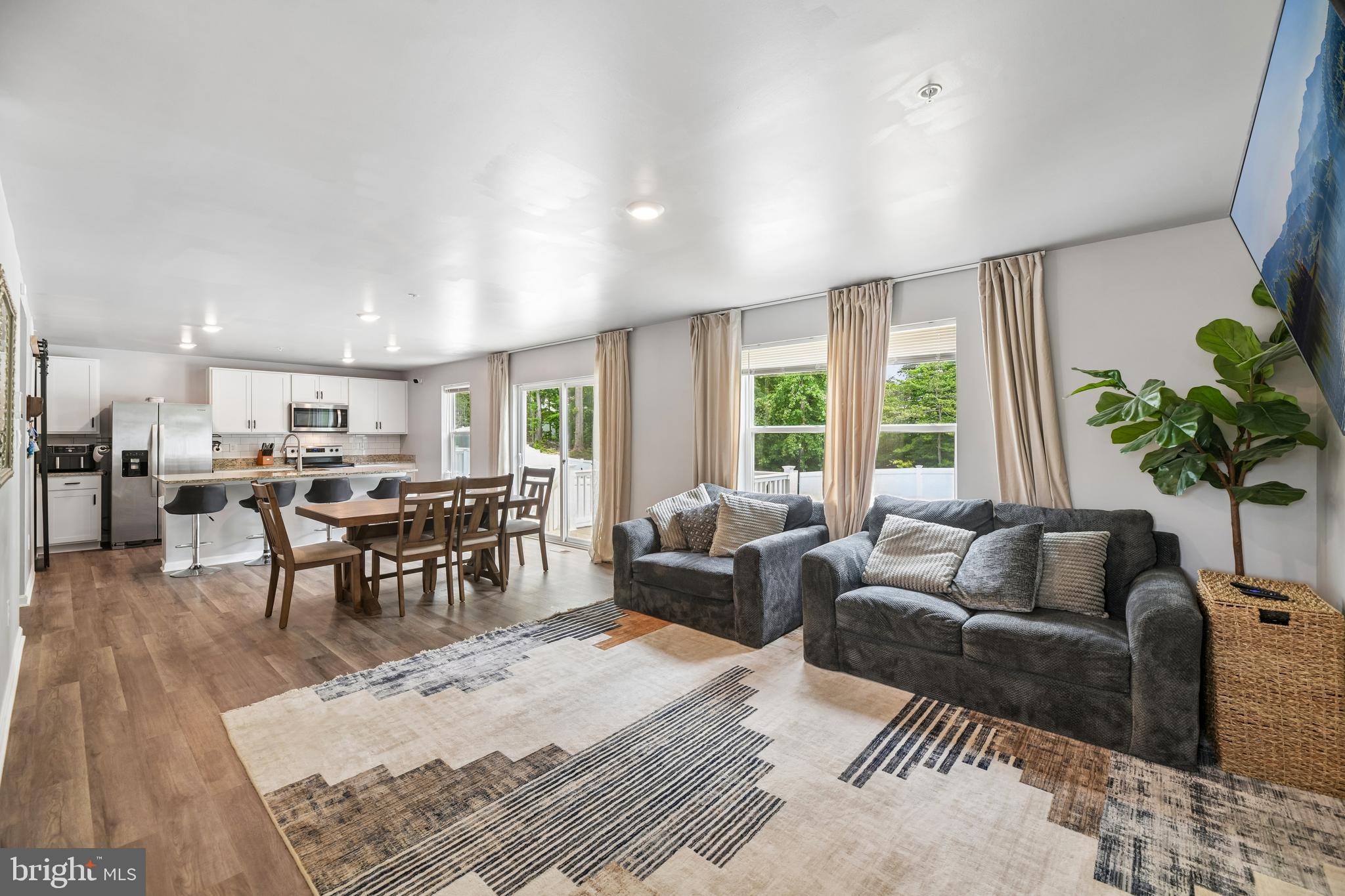 PINE GROVE - Residential