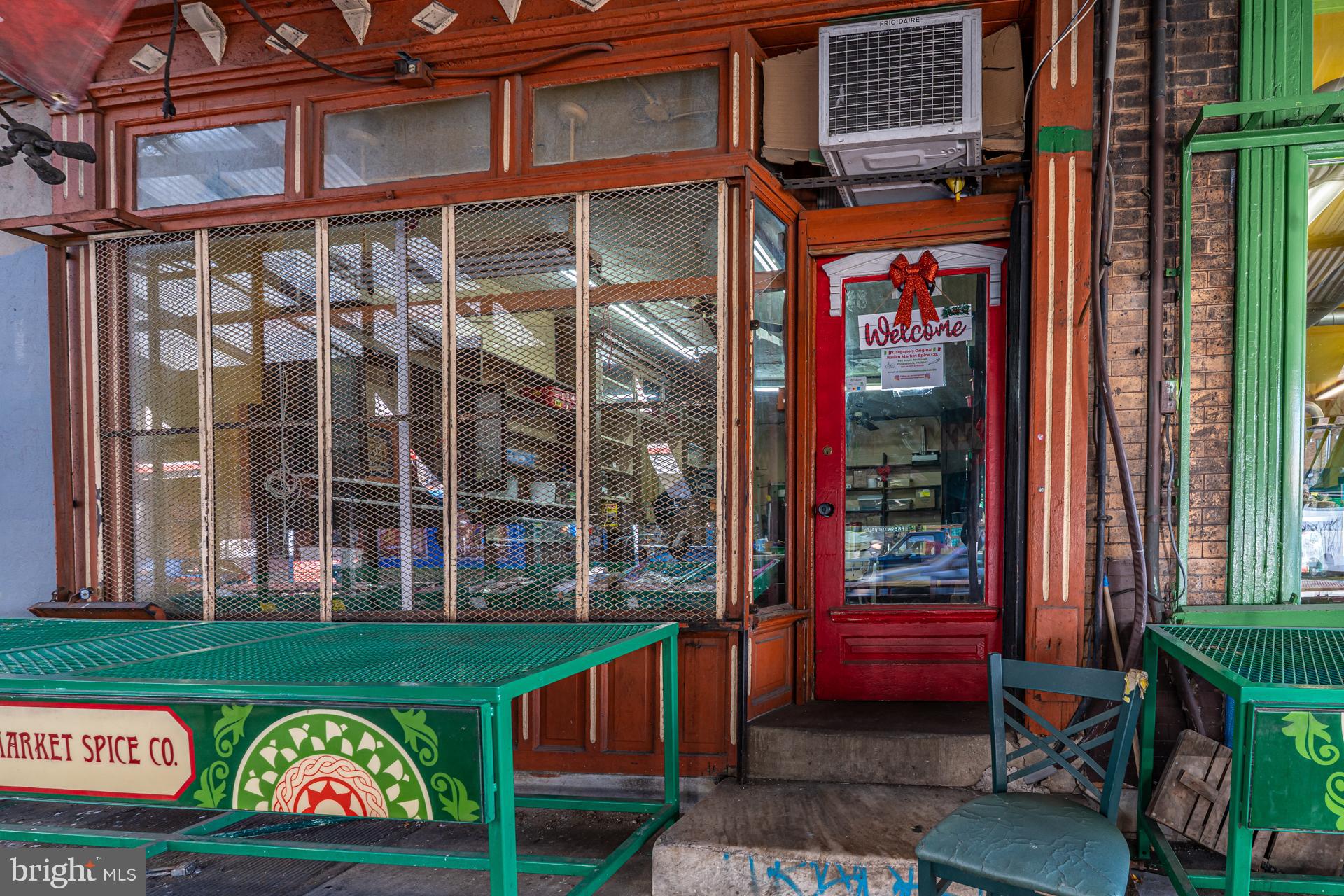 ITALIAN MARKET - Residential Income