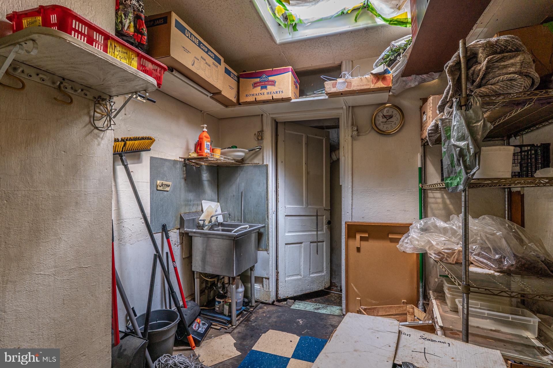 ITALIAN MARKET - Residential Income