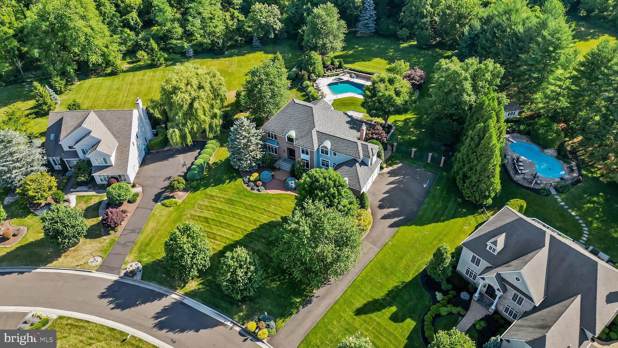 HIDDEN LAKE - Residential