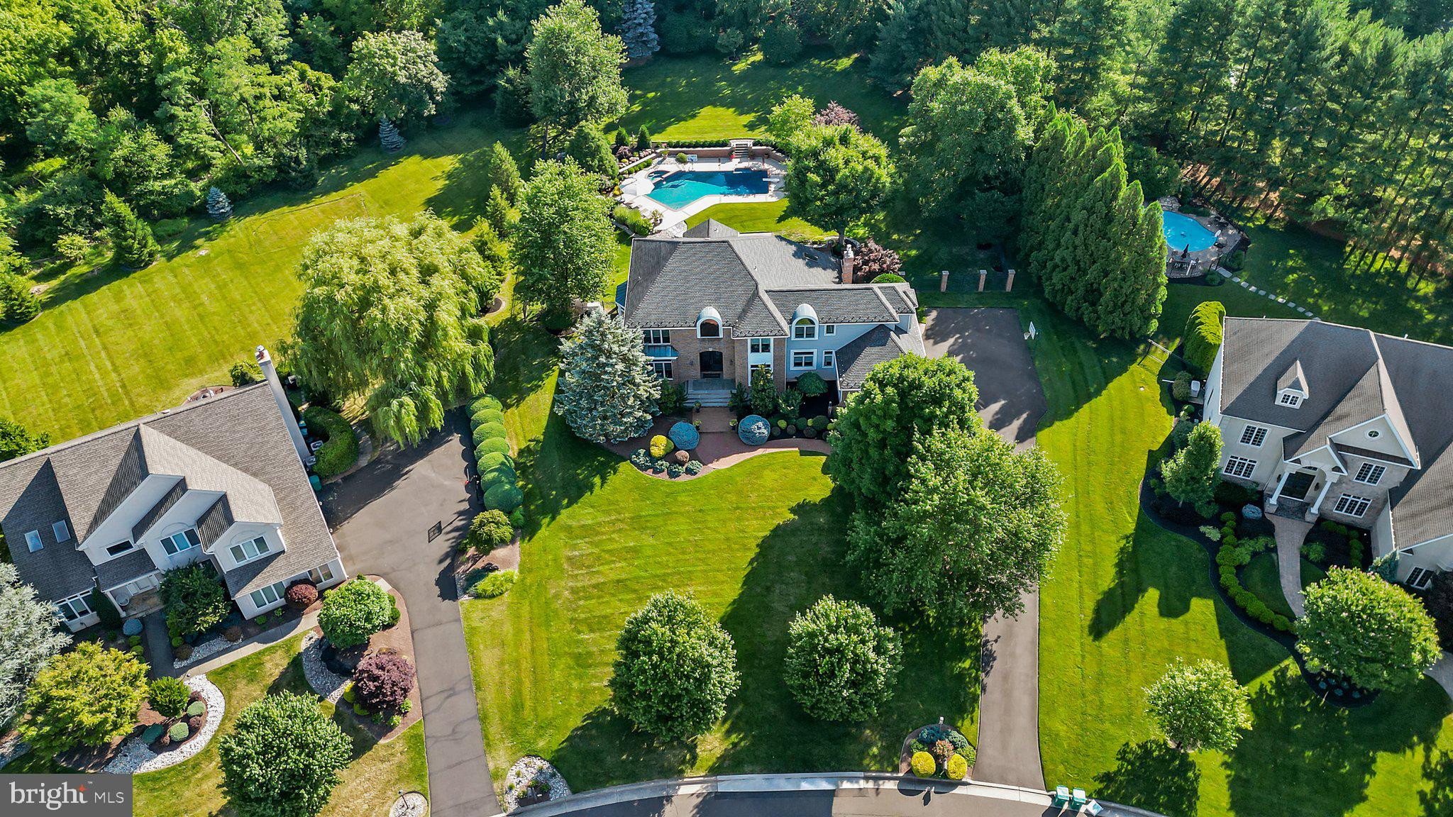 HIDDEN LAKE - Residential