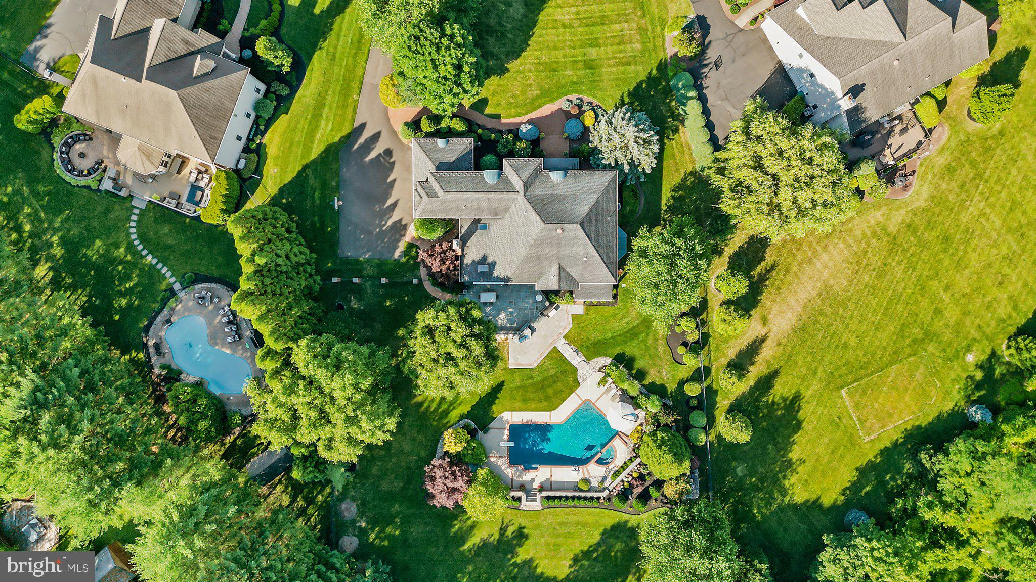 HIDDEN LAKE - Residential