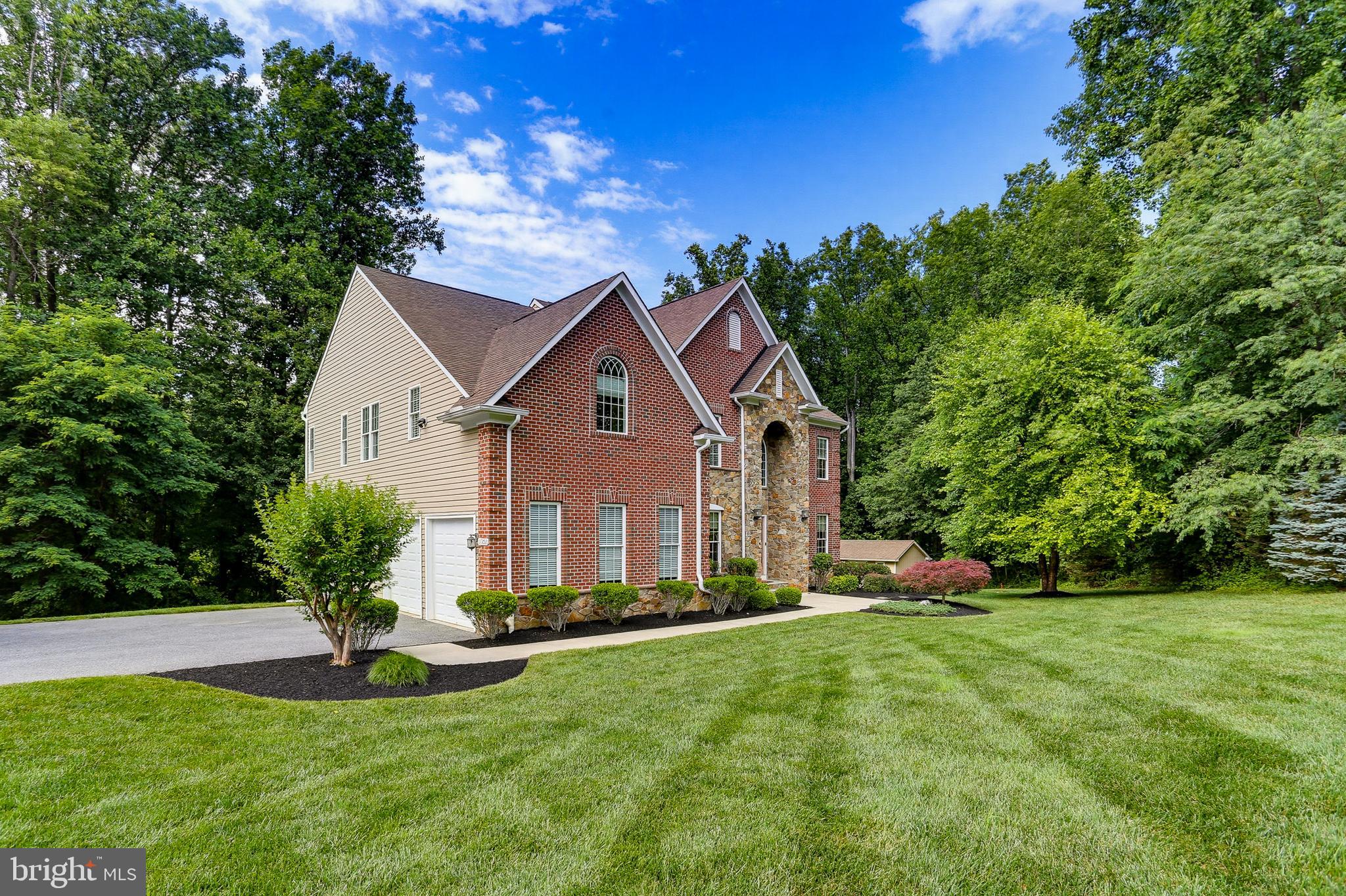 BRANTWOOD - Residential