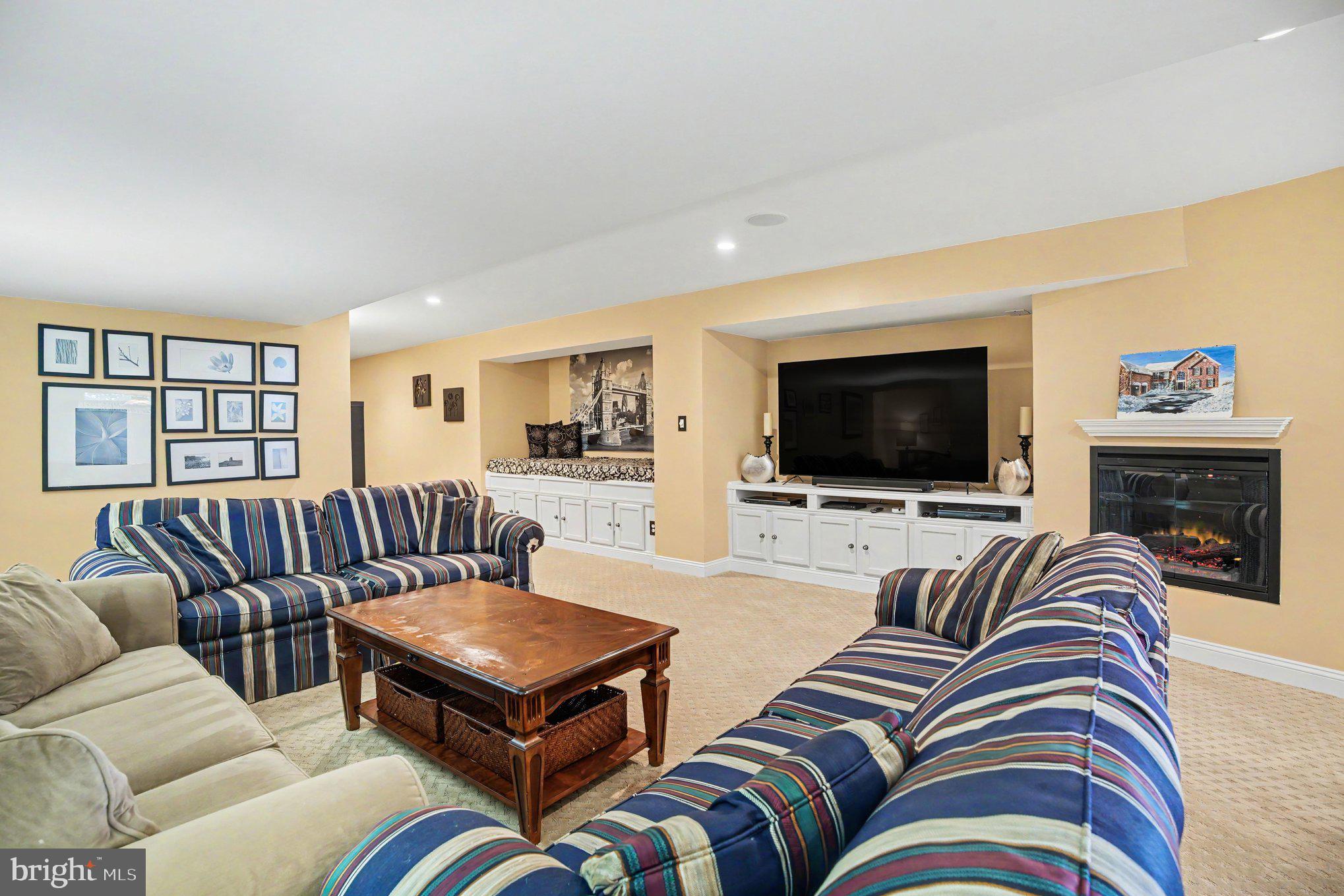 BLUE BELL CC - Residential