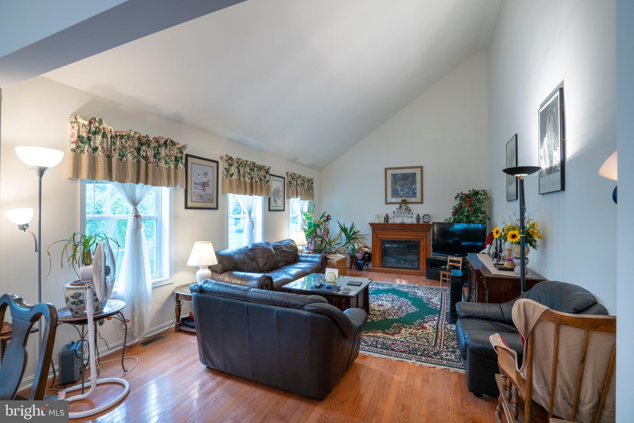 FOXPOINTE - Residential