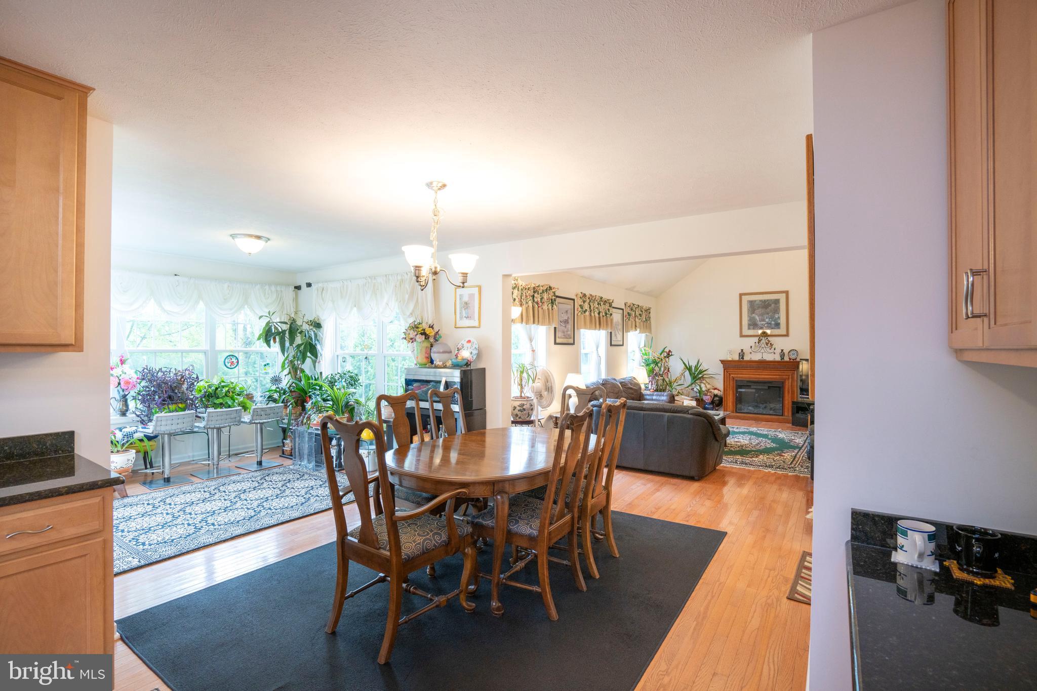 FOXPOINTE - Residential