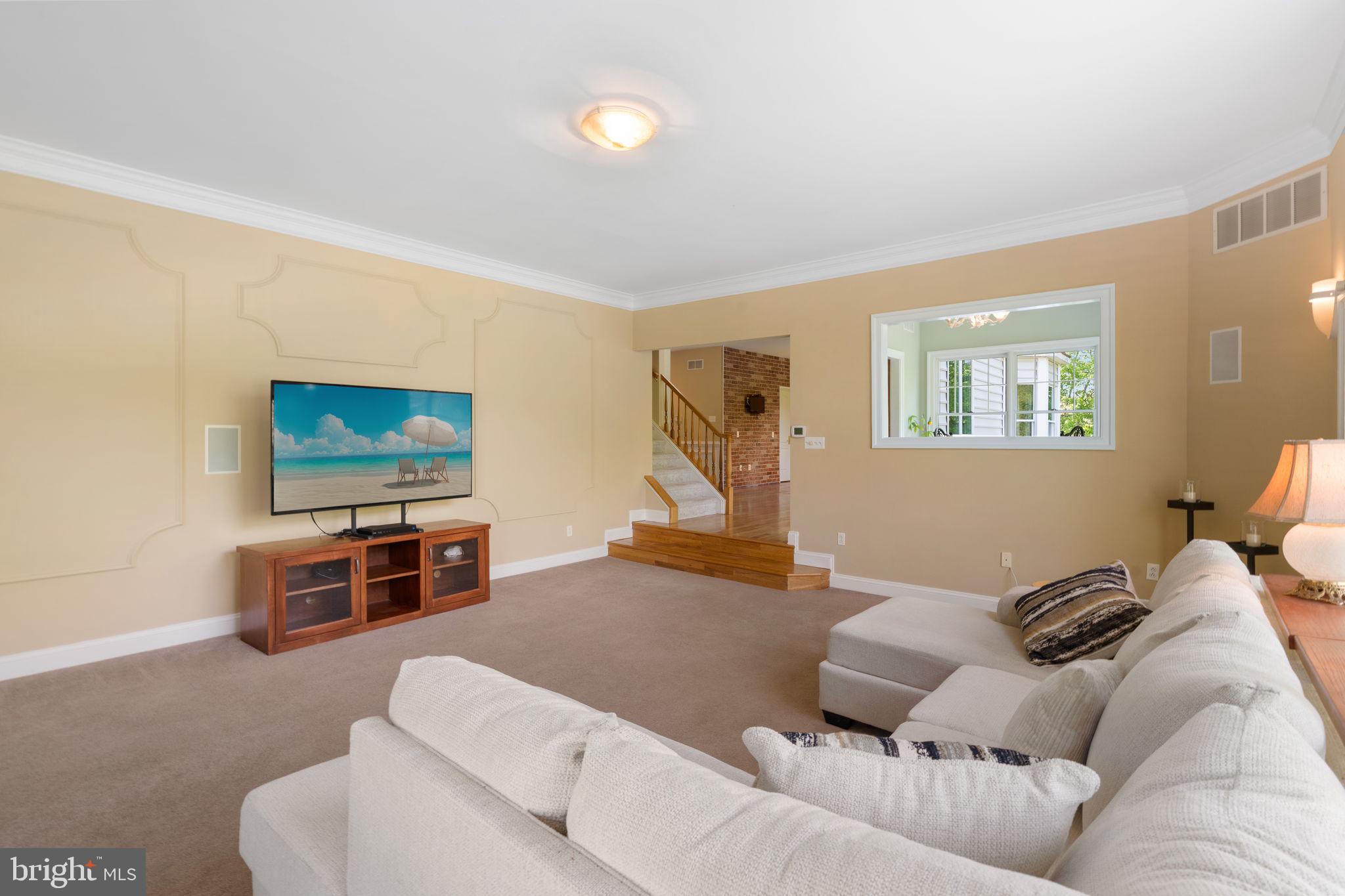 HOLLAND MEADOWS - Residential