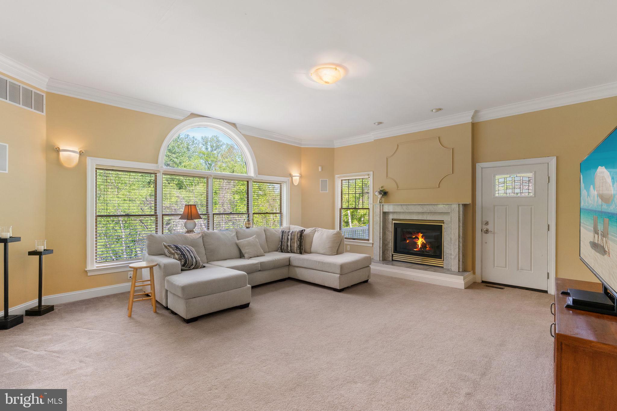 HOLLAND MEADOWS - Residential