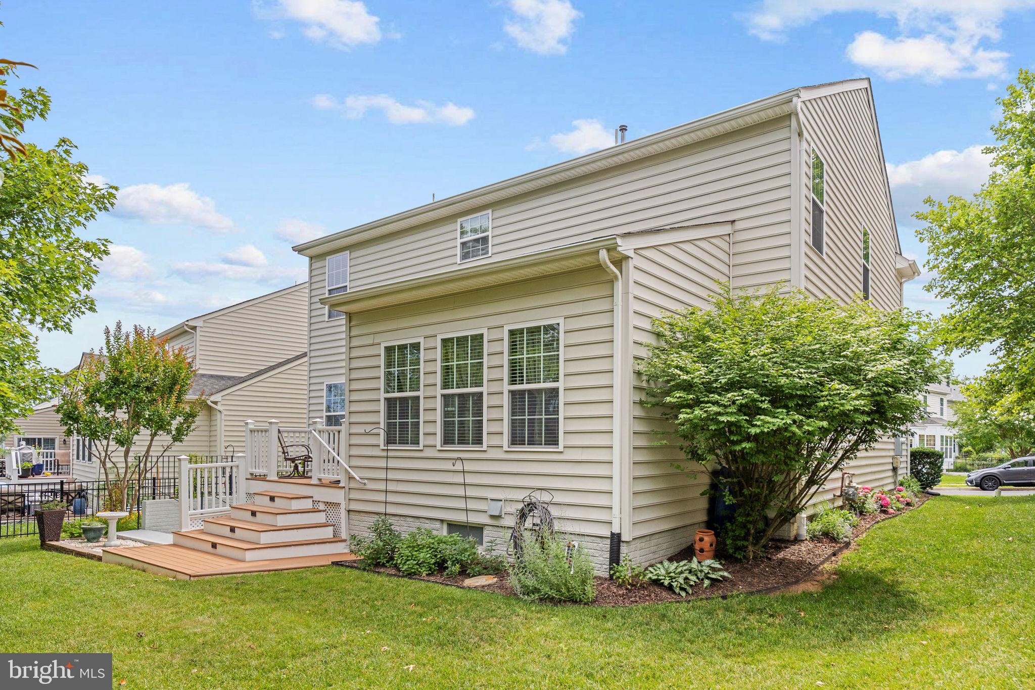 PIEDMONT MEWS - Residential