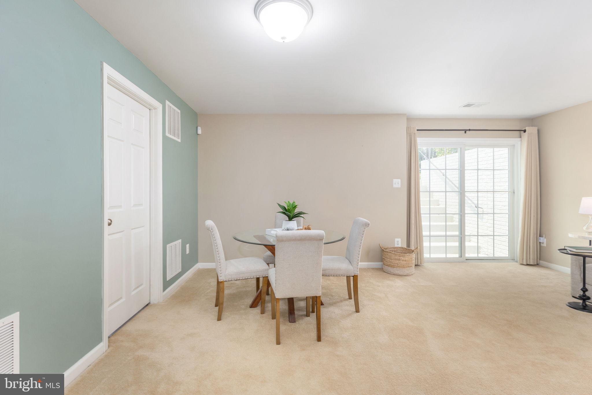 PIEDMONT MEWS - Residential