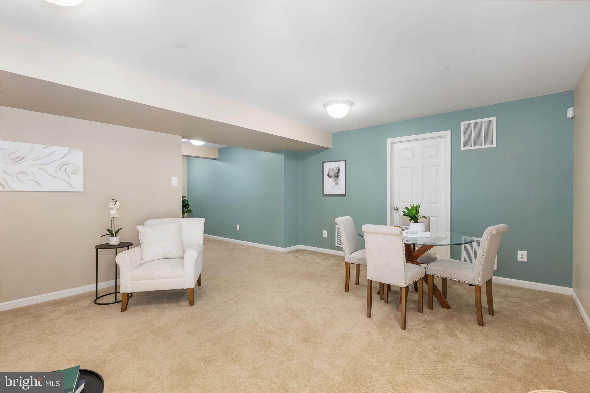 PIEDMONT MEWS - Residential