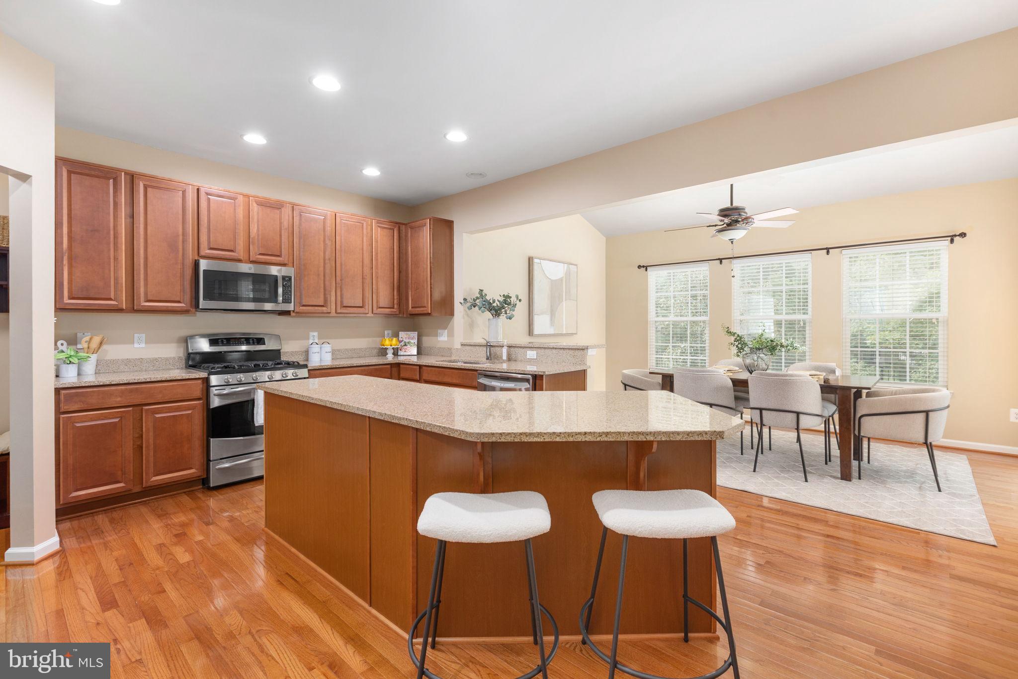 PIEDMONT MEWS - Residential