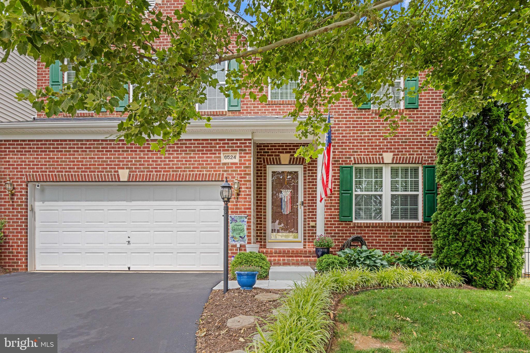 PIEDMONT MEWS - Residential