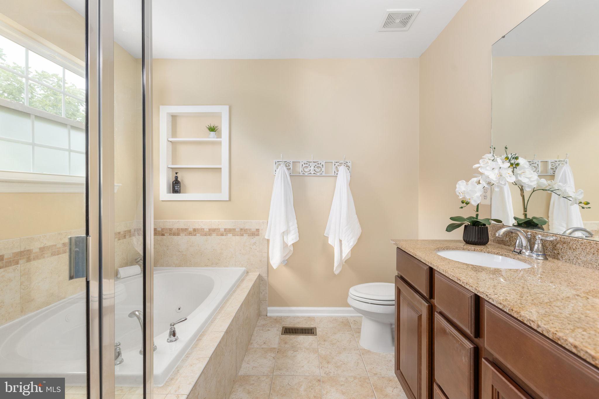 PIEDMONT MEWS - Residential