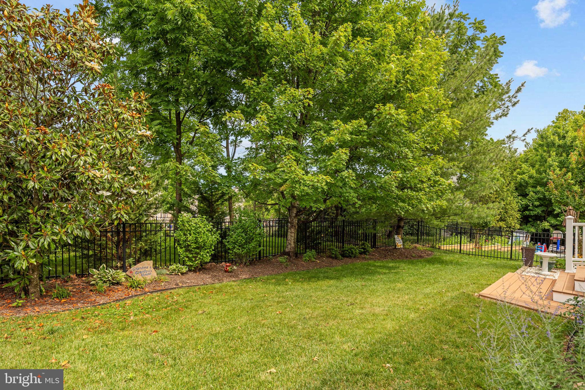 PIEDMONT MEWS - Residential
