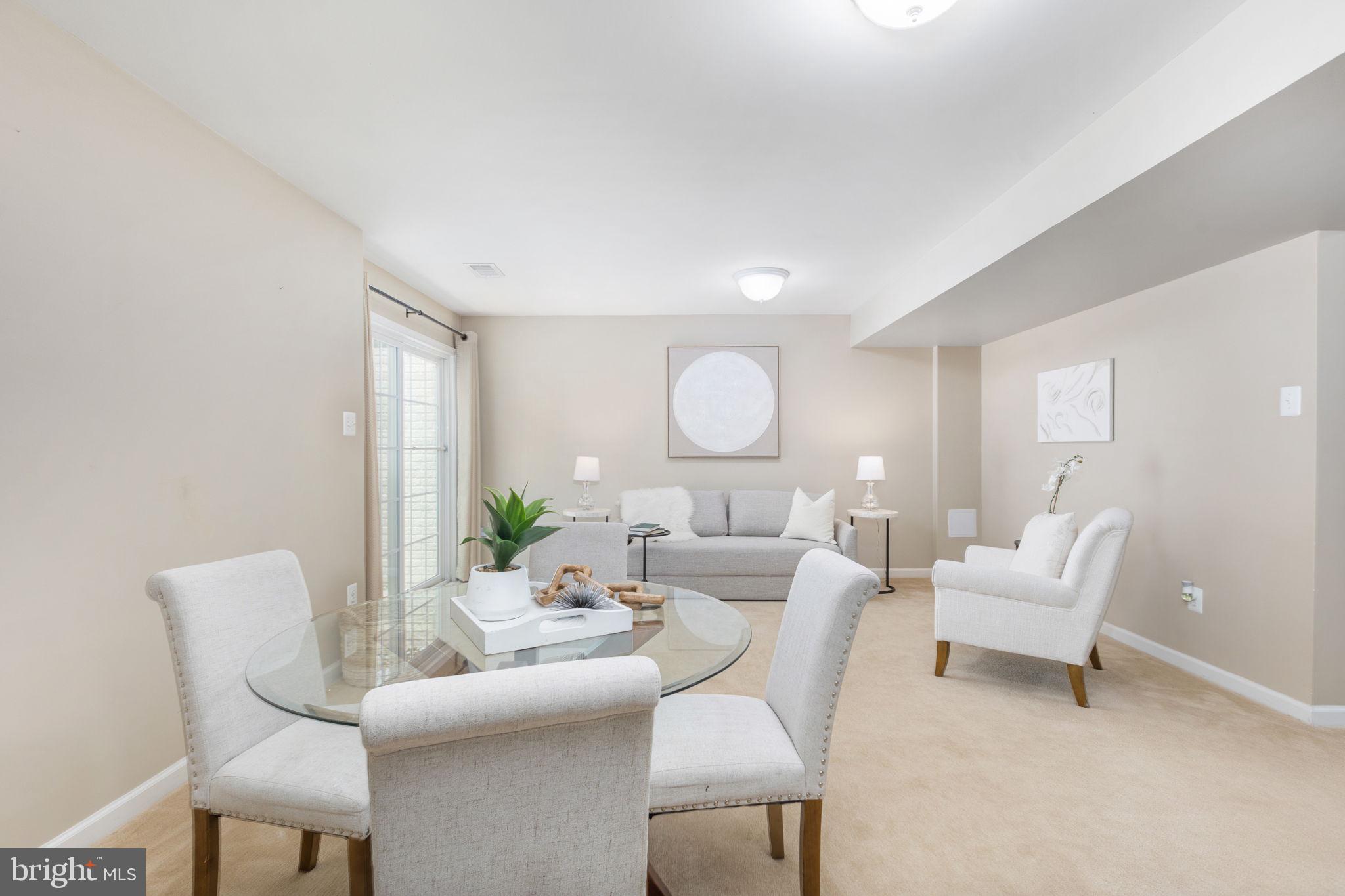 PIEDMONT MEWS - Residential