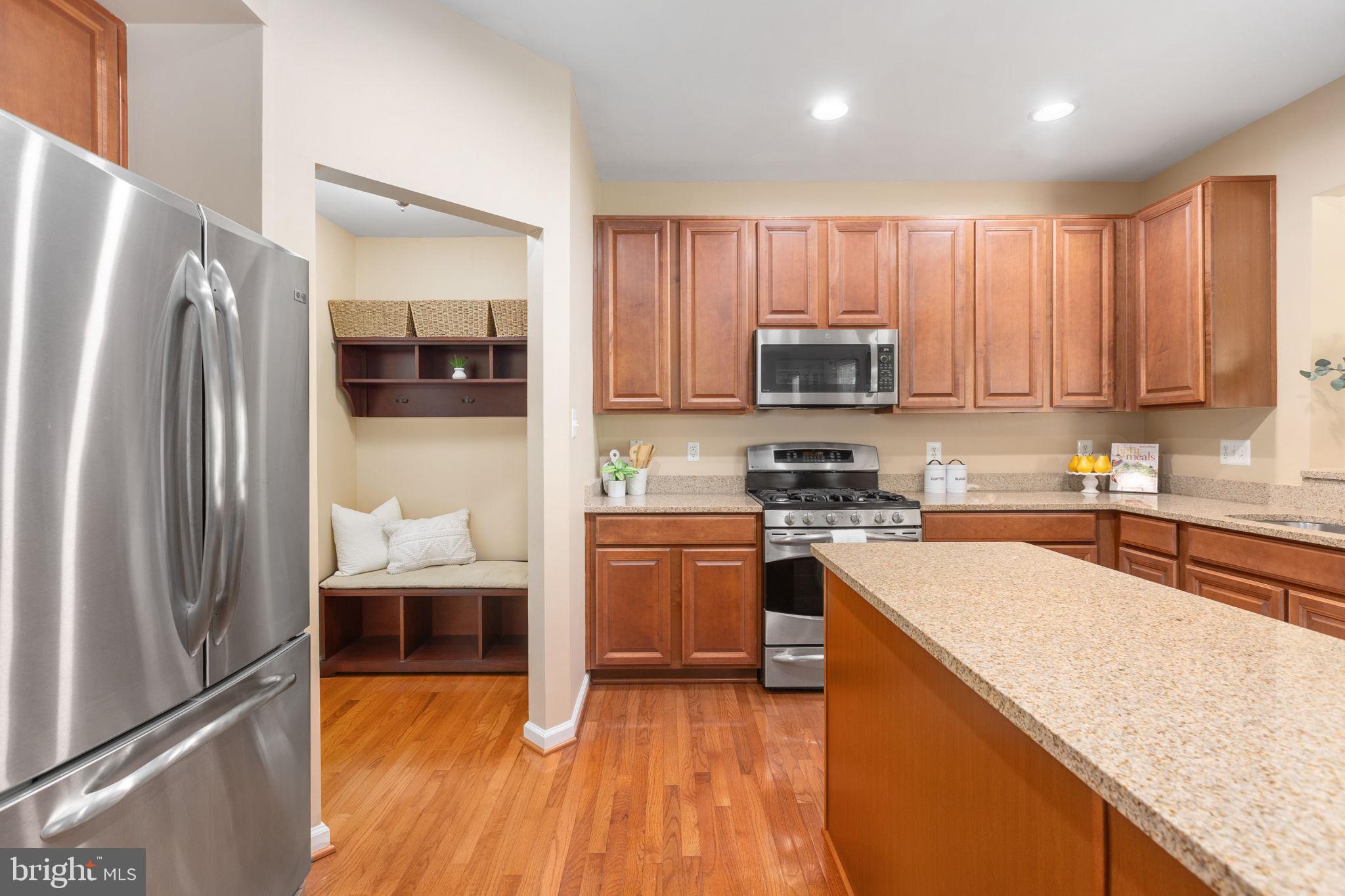PIEDMONT MEWS - Residential