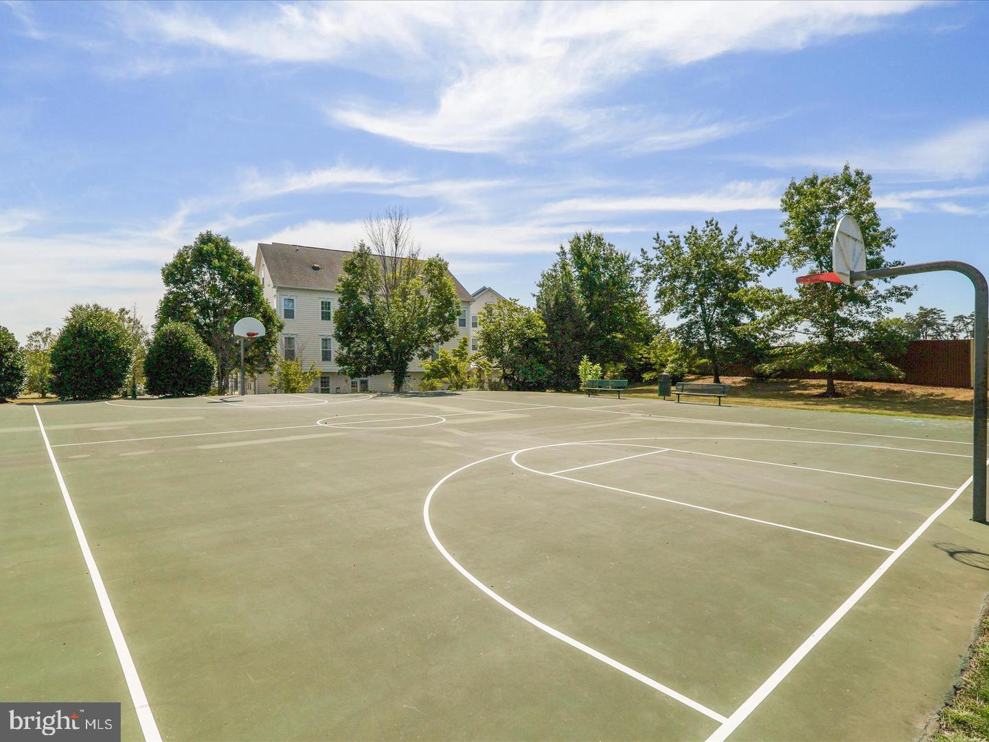 PIEDMONT MEWS - Residential