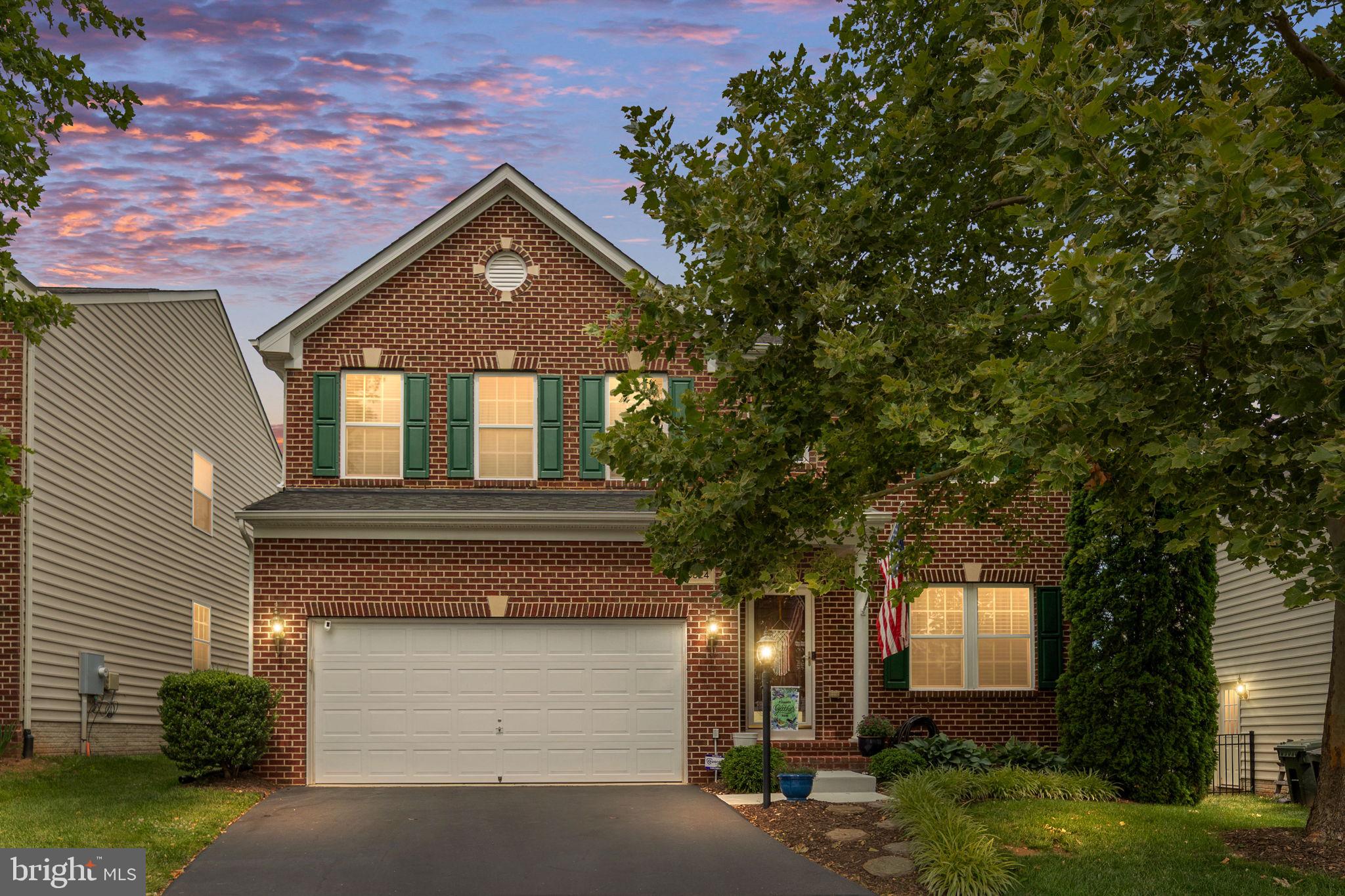 PIEDMONT MEWS - Residential