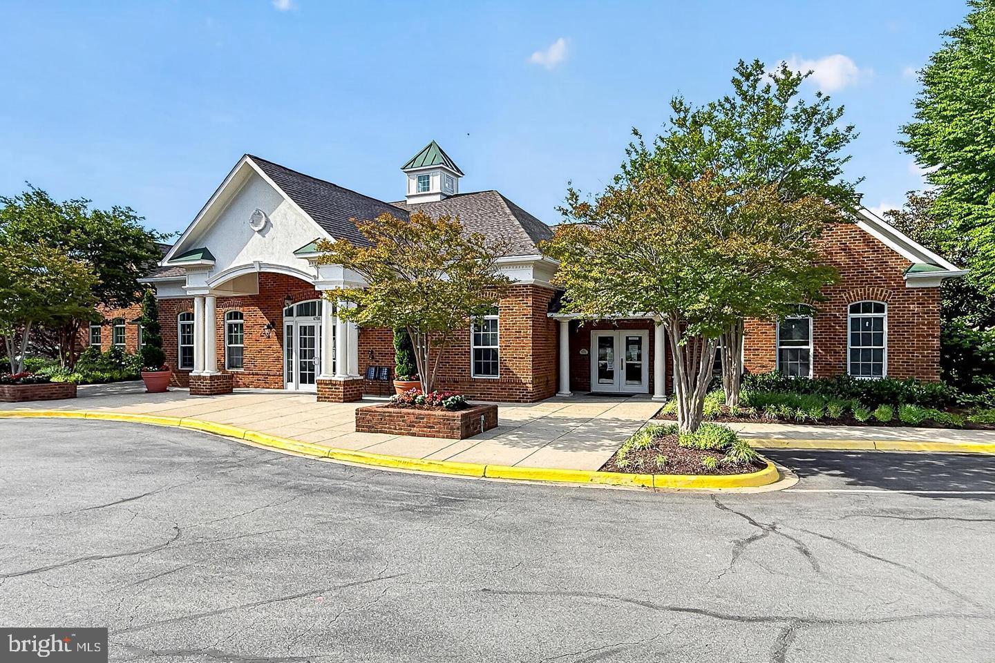 PIEDMONT MEWS - Residential