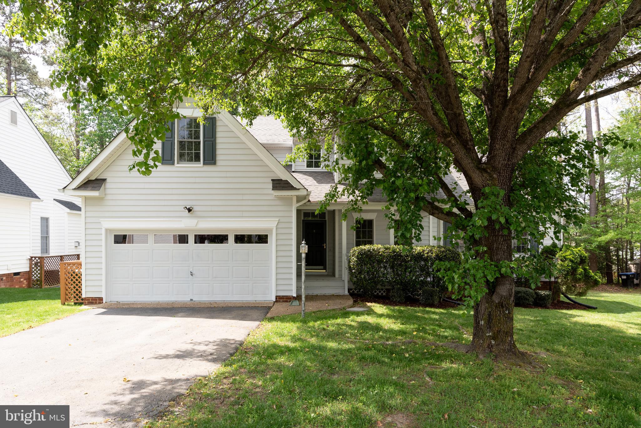 Beautiful 3 Bed 2 1/2 Bath Single Family Home in Desired Location. New Carpet, Fresh Paint, Upgraded Counter Tops, Luxury Vinyl Flooring, Hardwood Flooring, Primary Bath, Walk in Closet(s). Many Upgrades.
Must See!